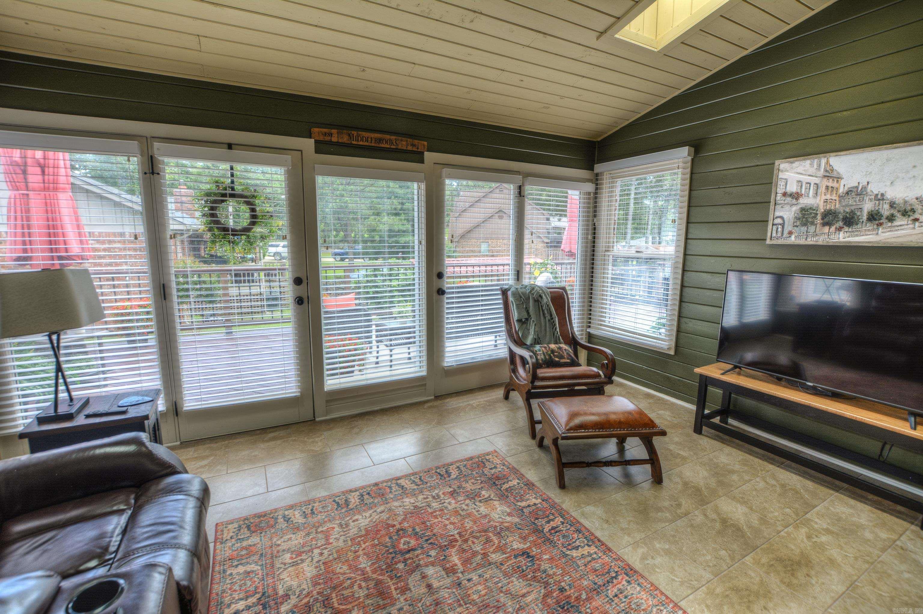 105 Waters Edge Cove
