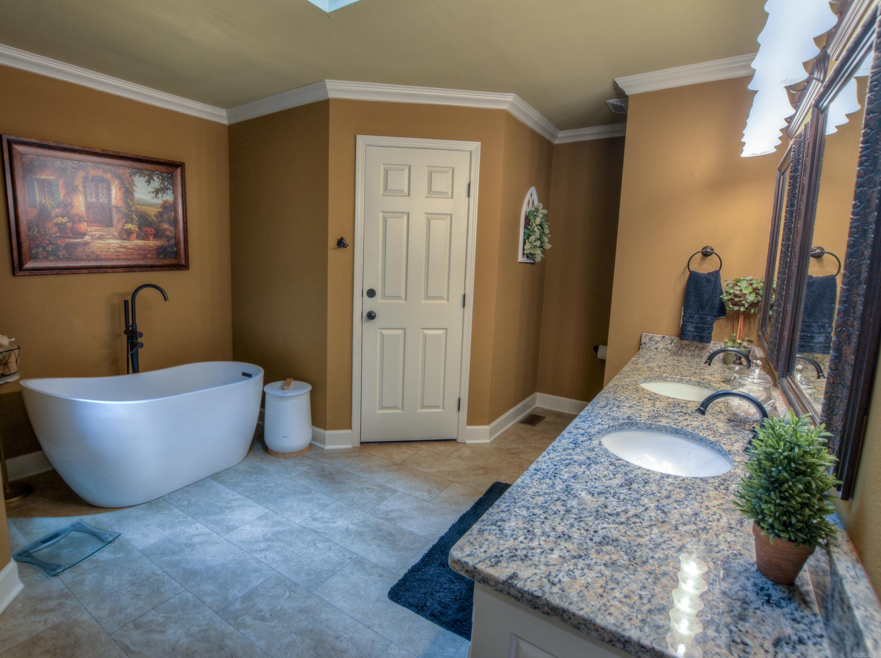 105 Waters Edge Cove