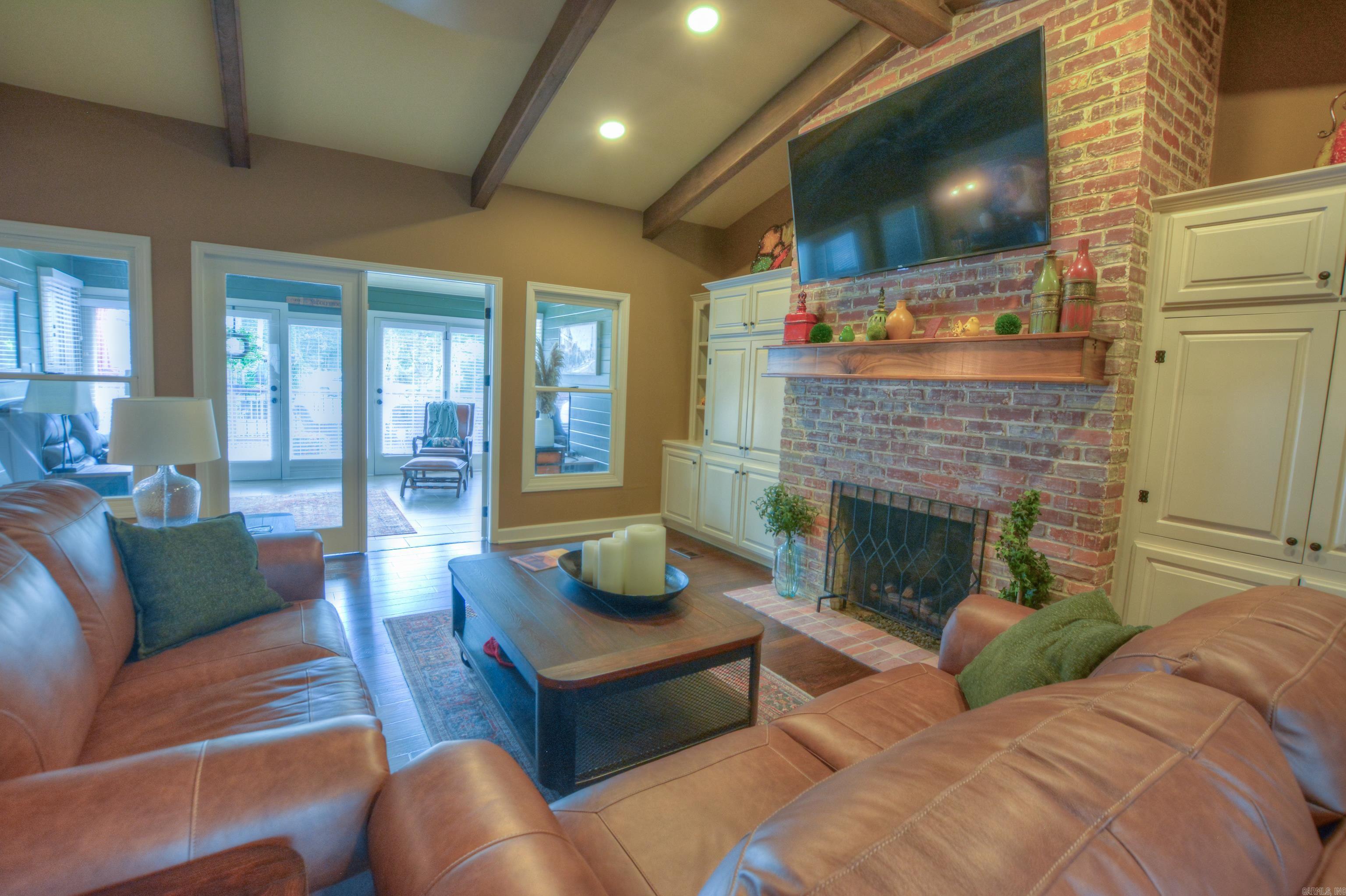 105 Waters Edge Cove