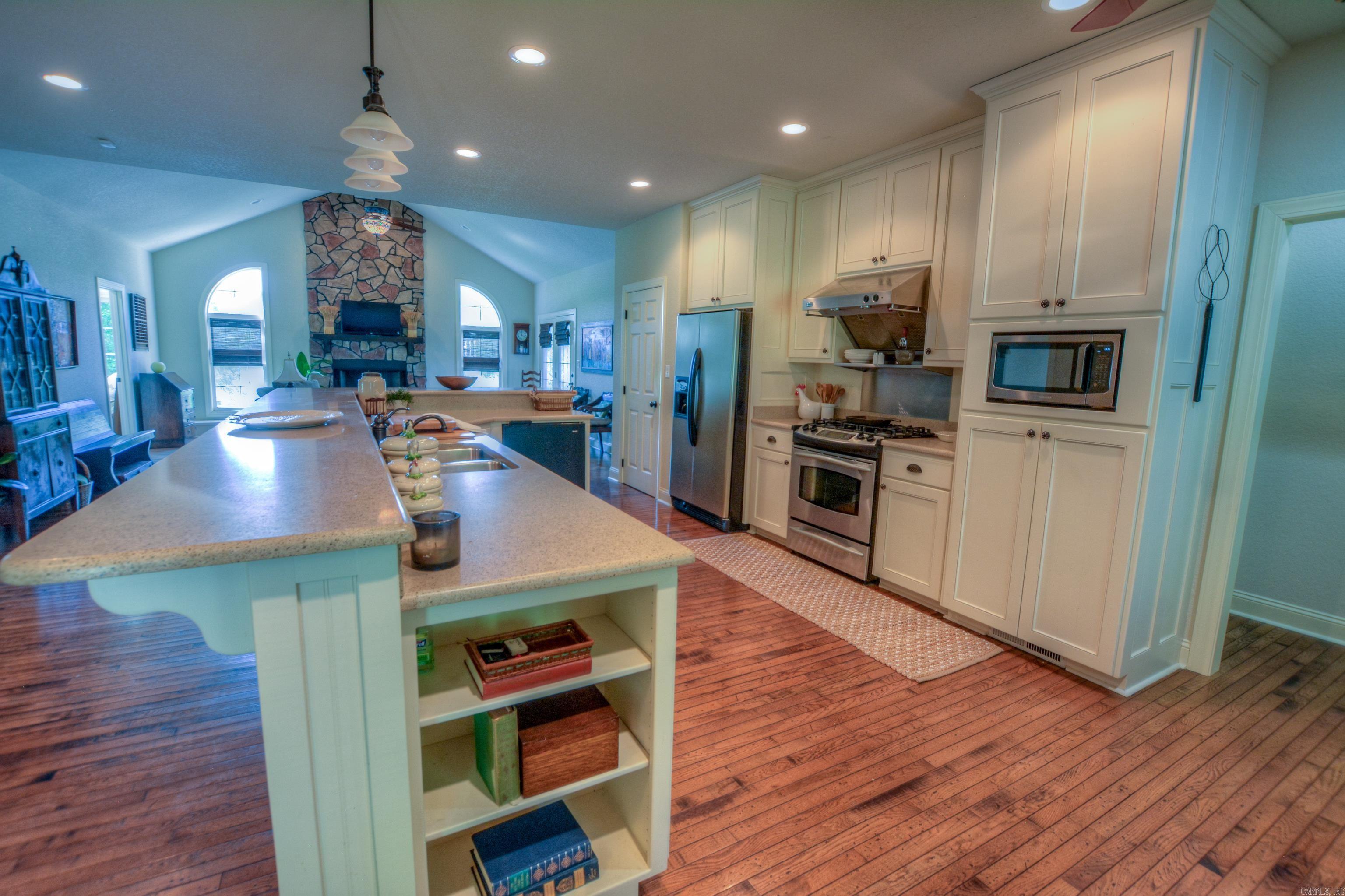 Charming Lake Hamilton Waterfront Home with Private Dock