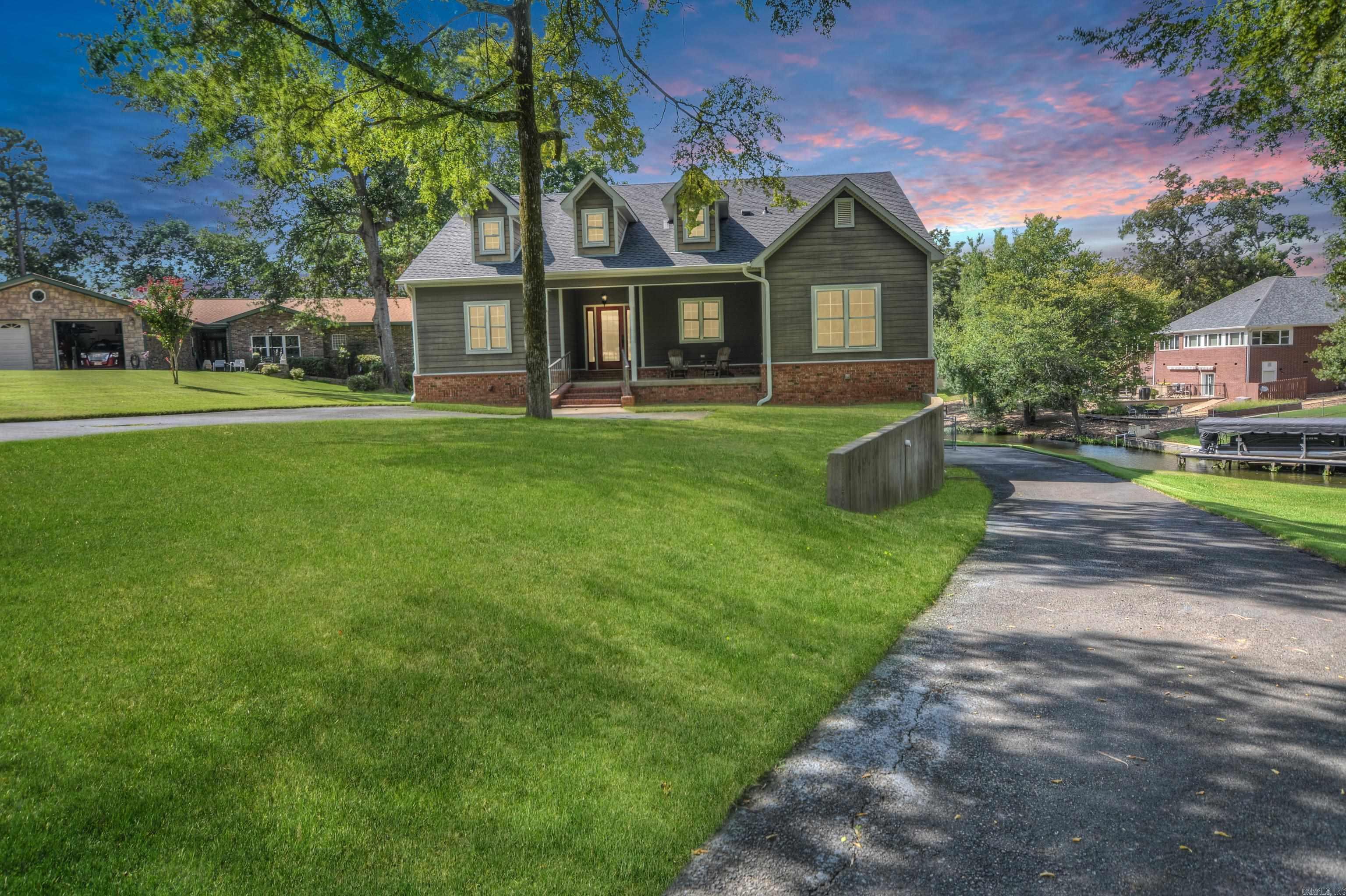 Charming Lake Hamilton Waterfront Home with Private Dock