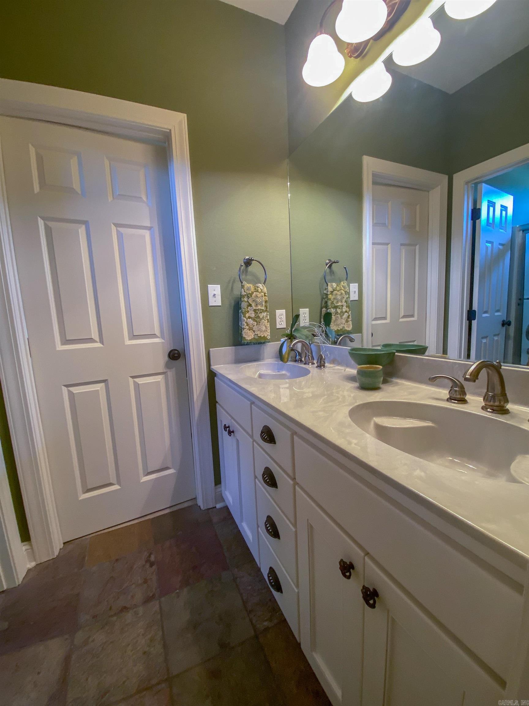 Charming Lake Hamilton Waterfront Home with Private Dock