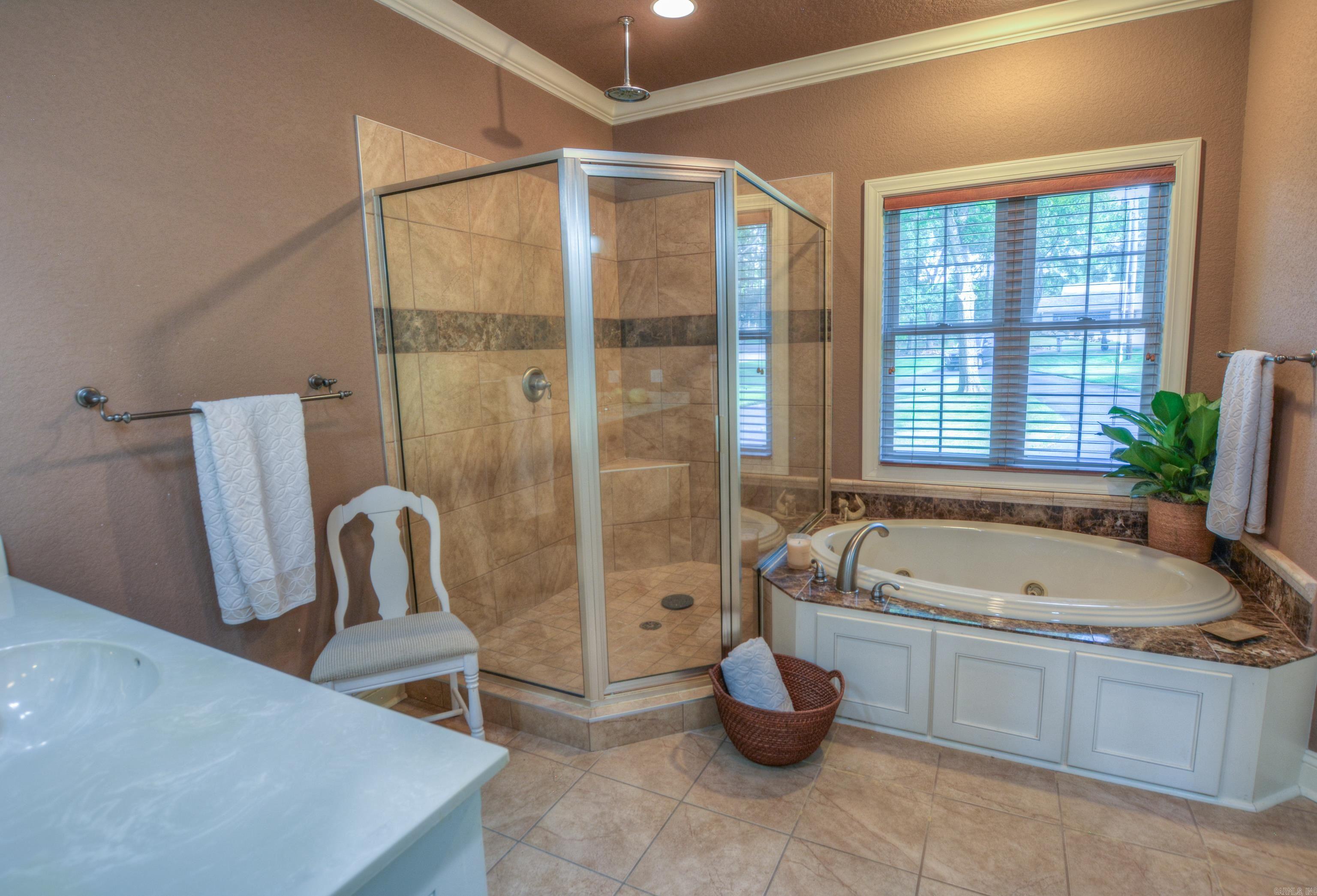 Charming Lake Hamilton Waterfront Home with Private Dock