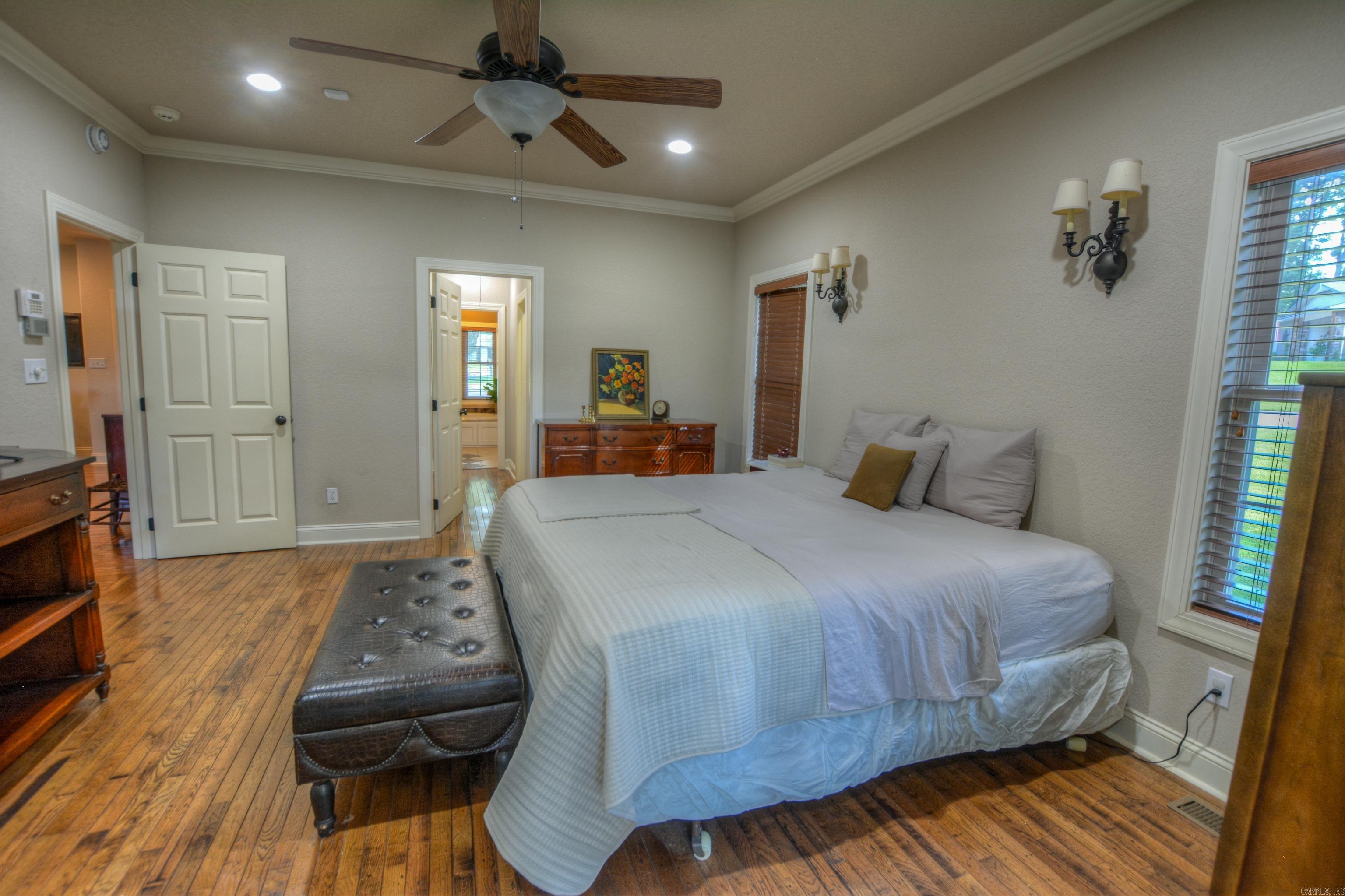 Charming Lake Hamilton Waterfront Home with Private Dock