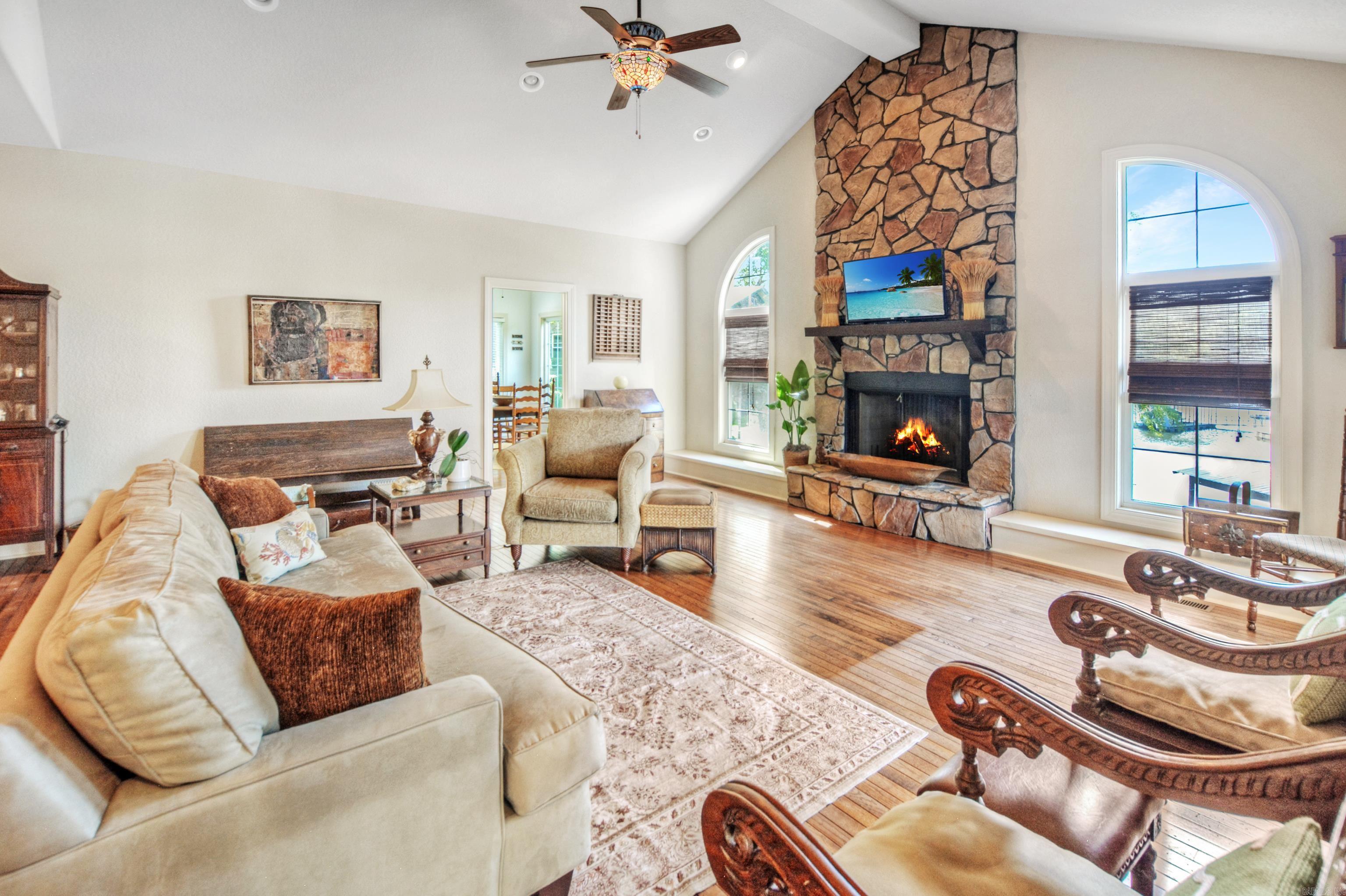 Charming Lake Hamilton Waterfront Home with Private Dock
