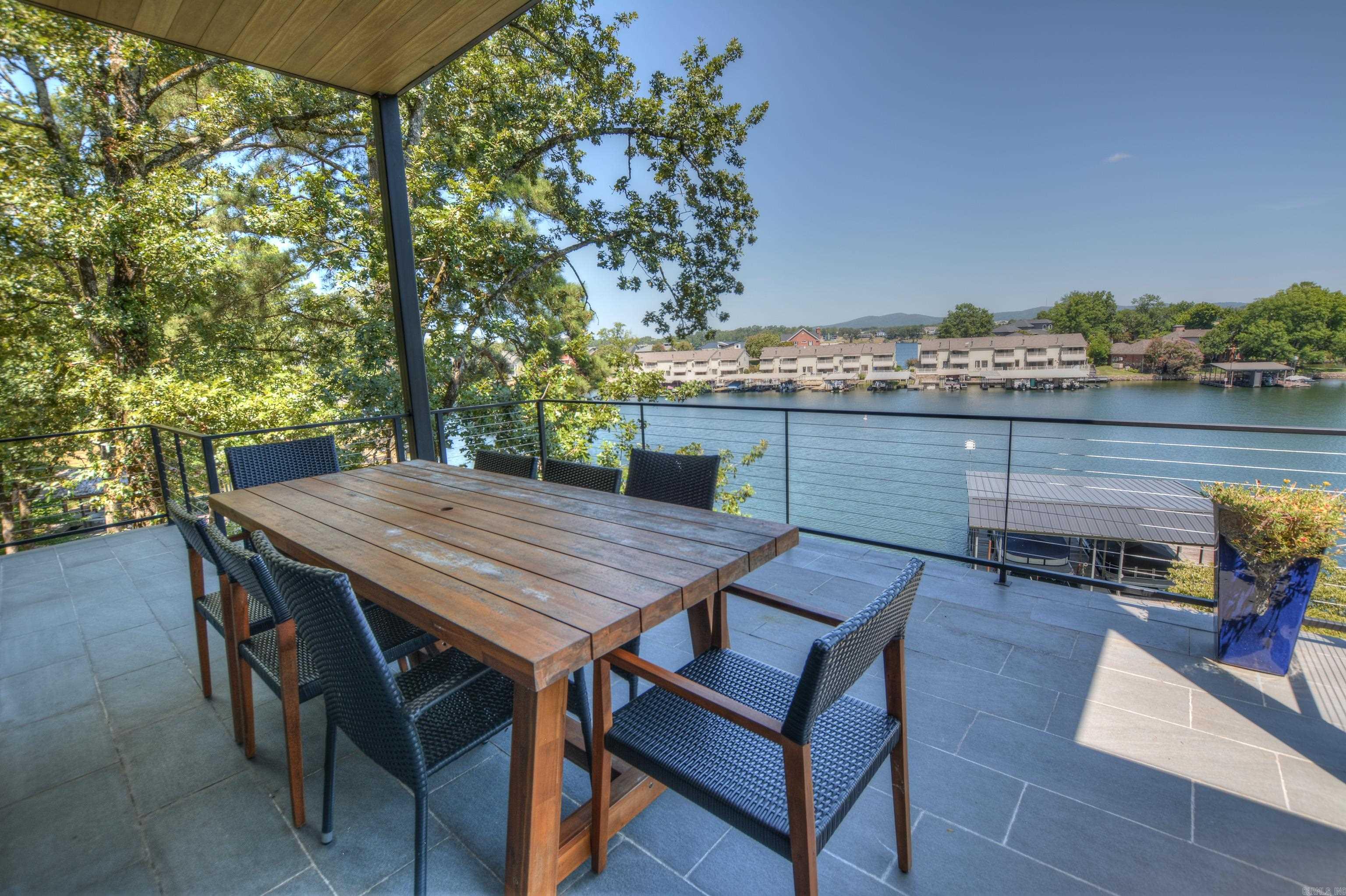 Lake Hamilton Architectural Masterpiece