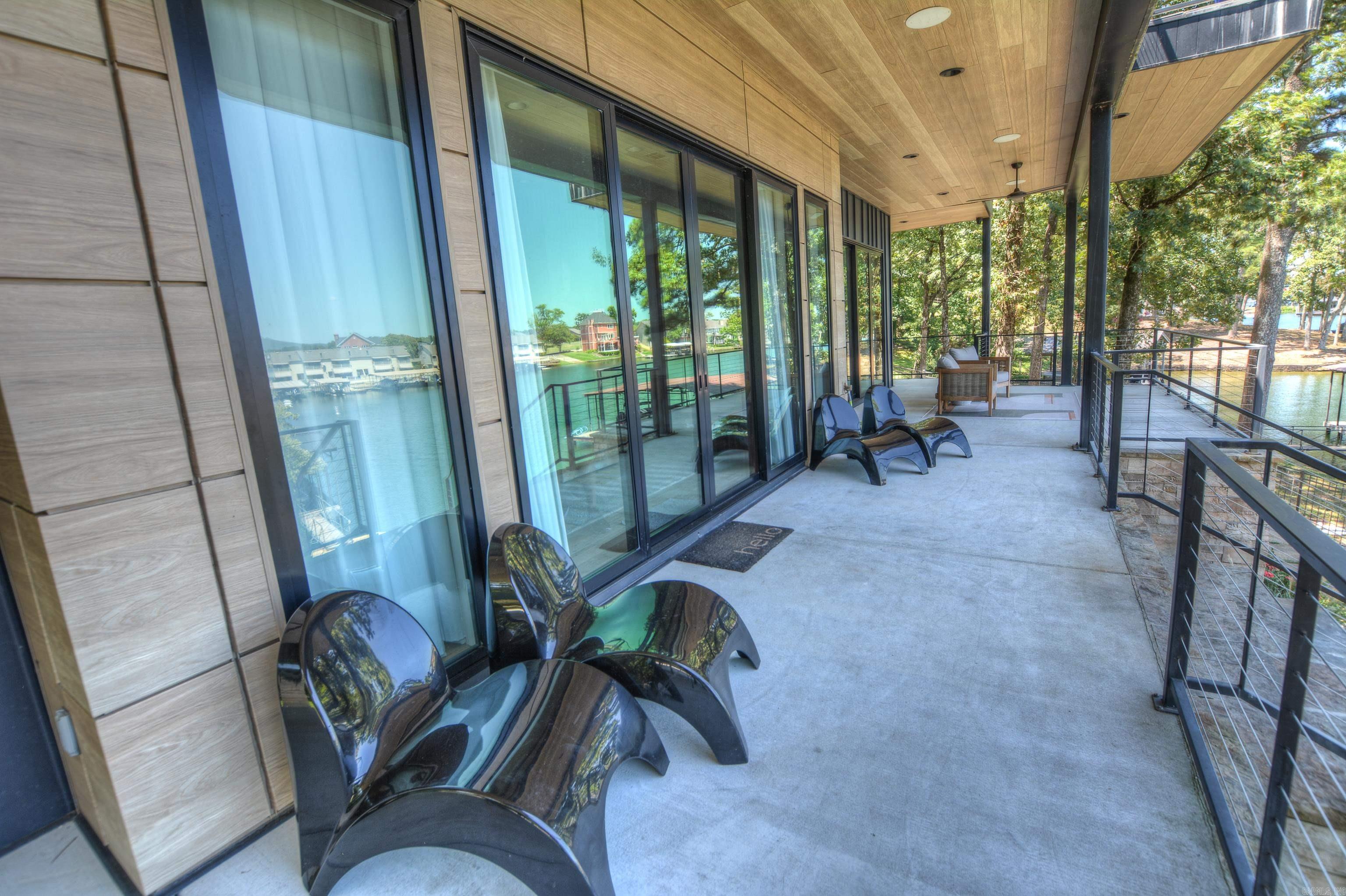 Lake Hamilton Architectural Masterpiece