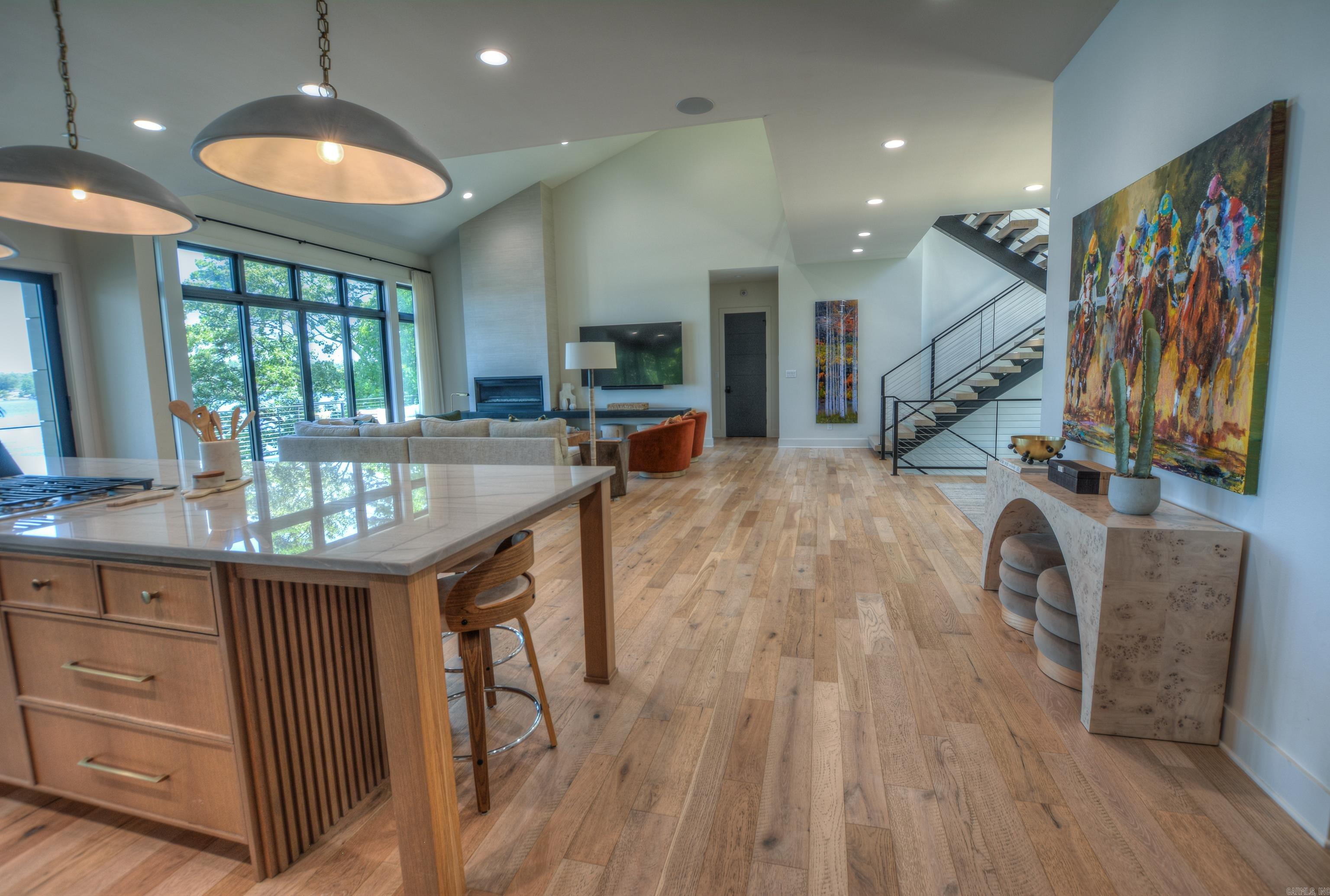 Lake Hamilton Architectural Masterpiece
