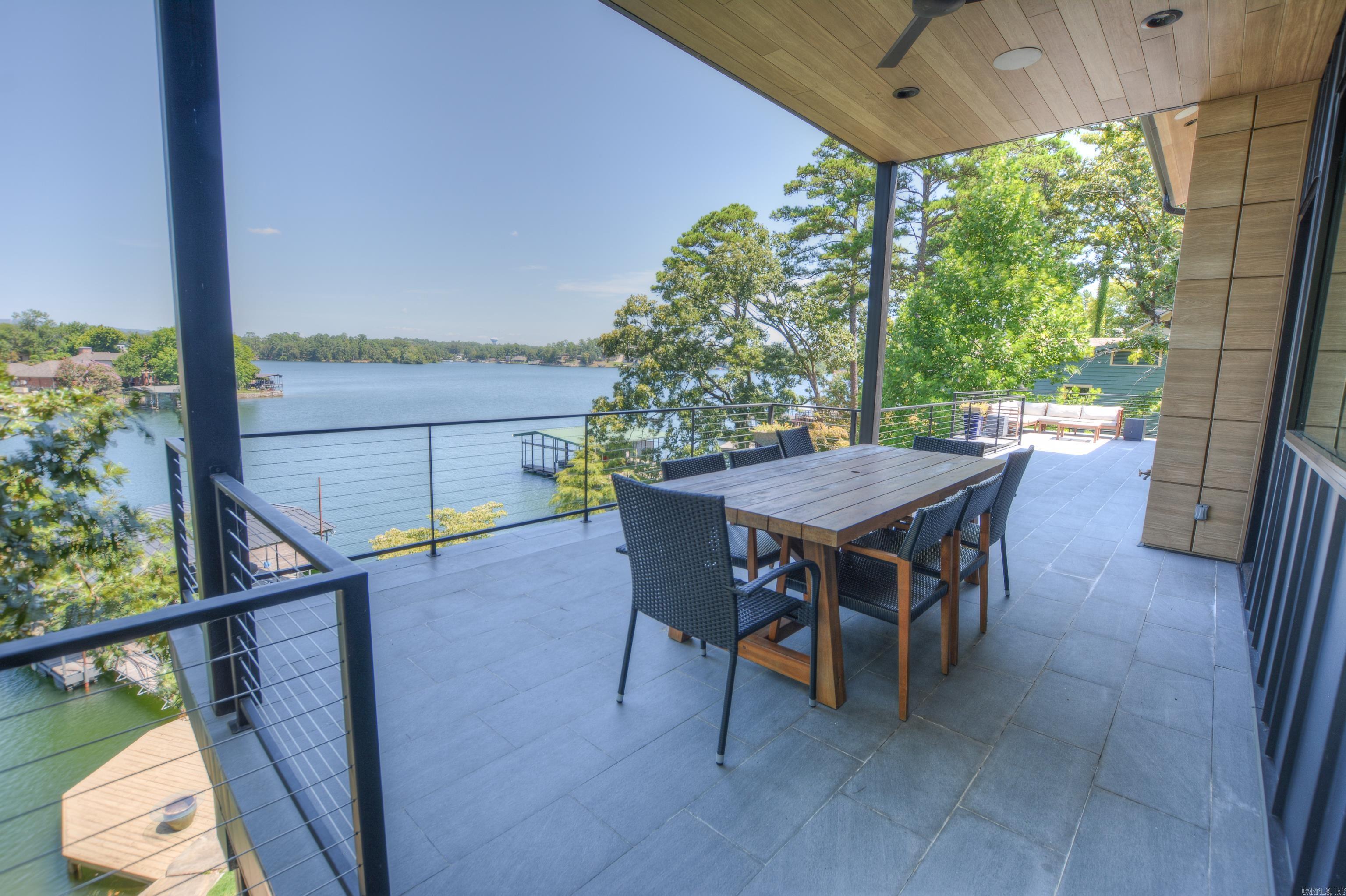Lake Hamilton Architectural Masterpiece