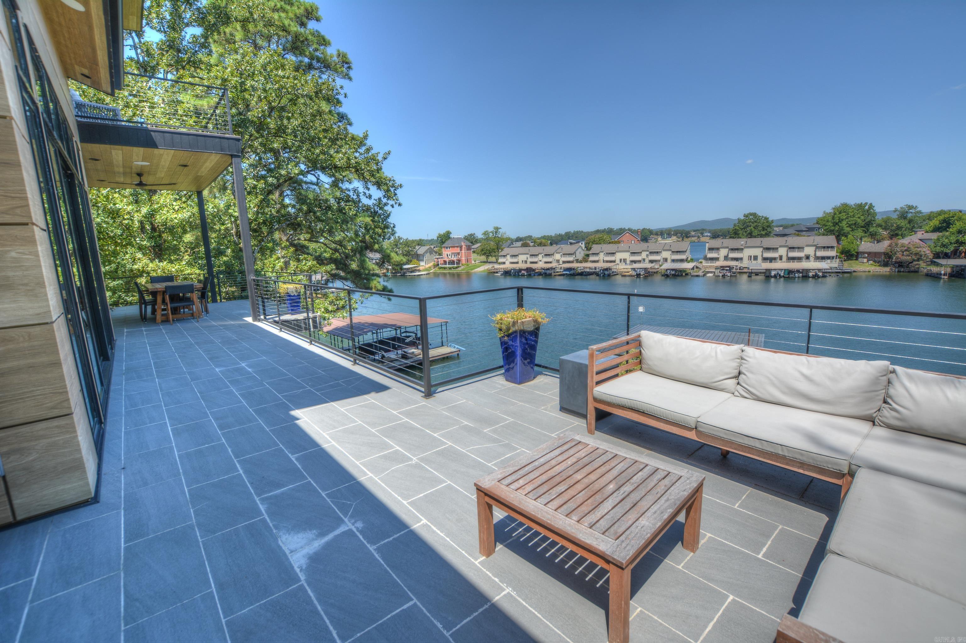 Lake Hamilton Architectural Masterpiece