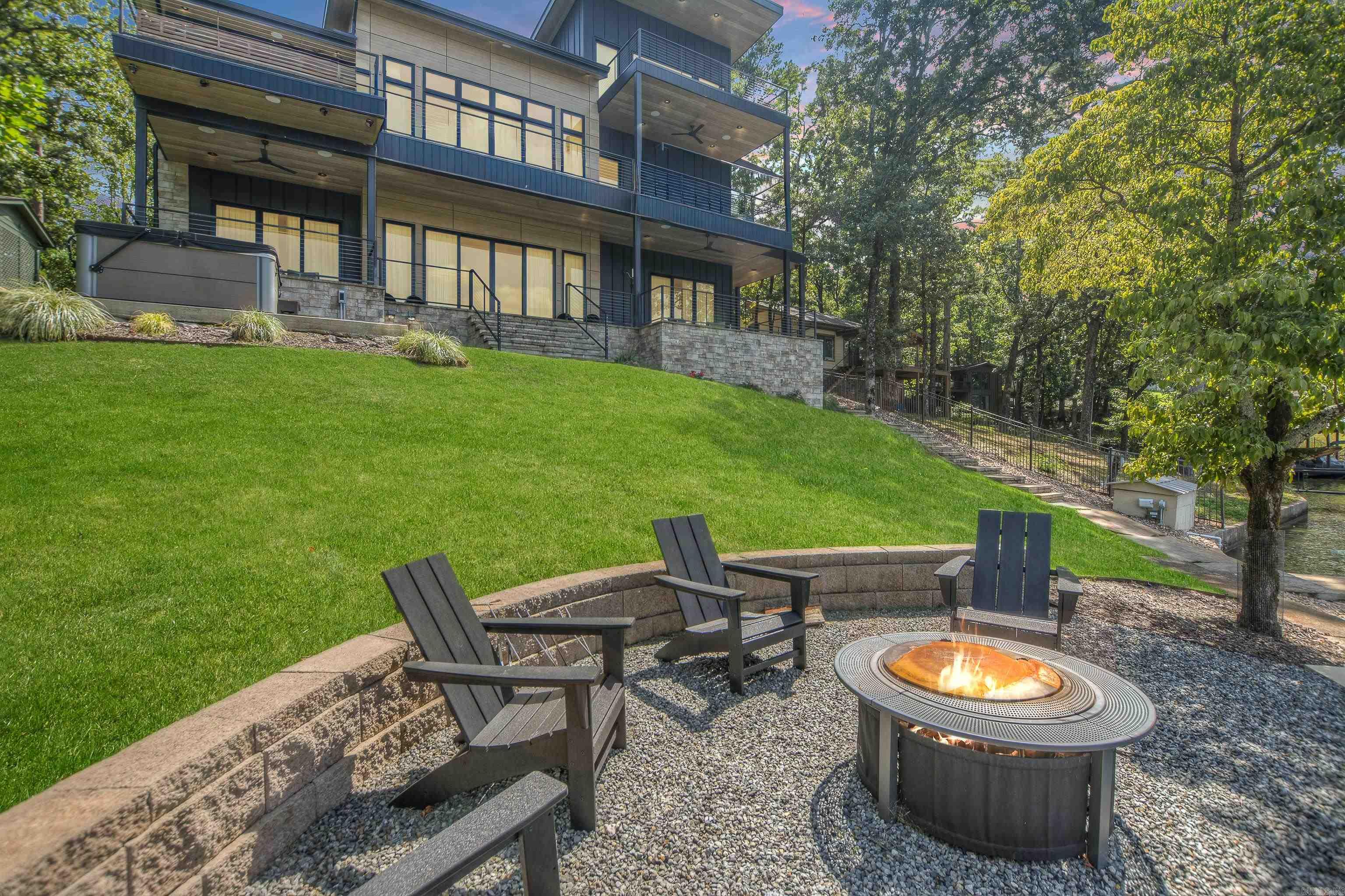 Lake Hamilton Architectural Masterpiece