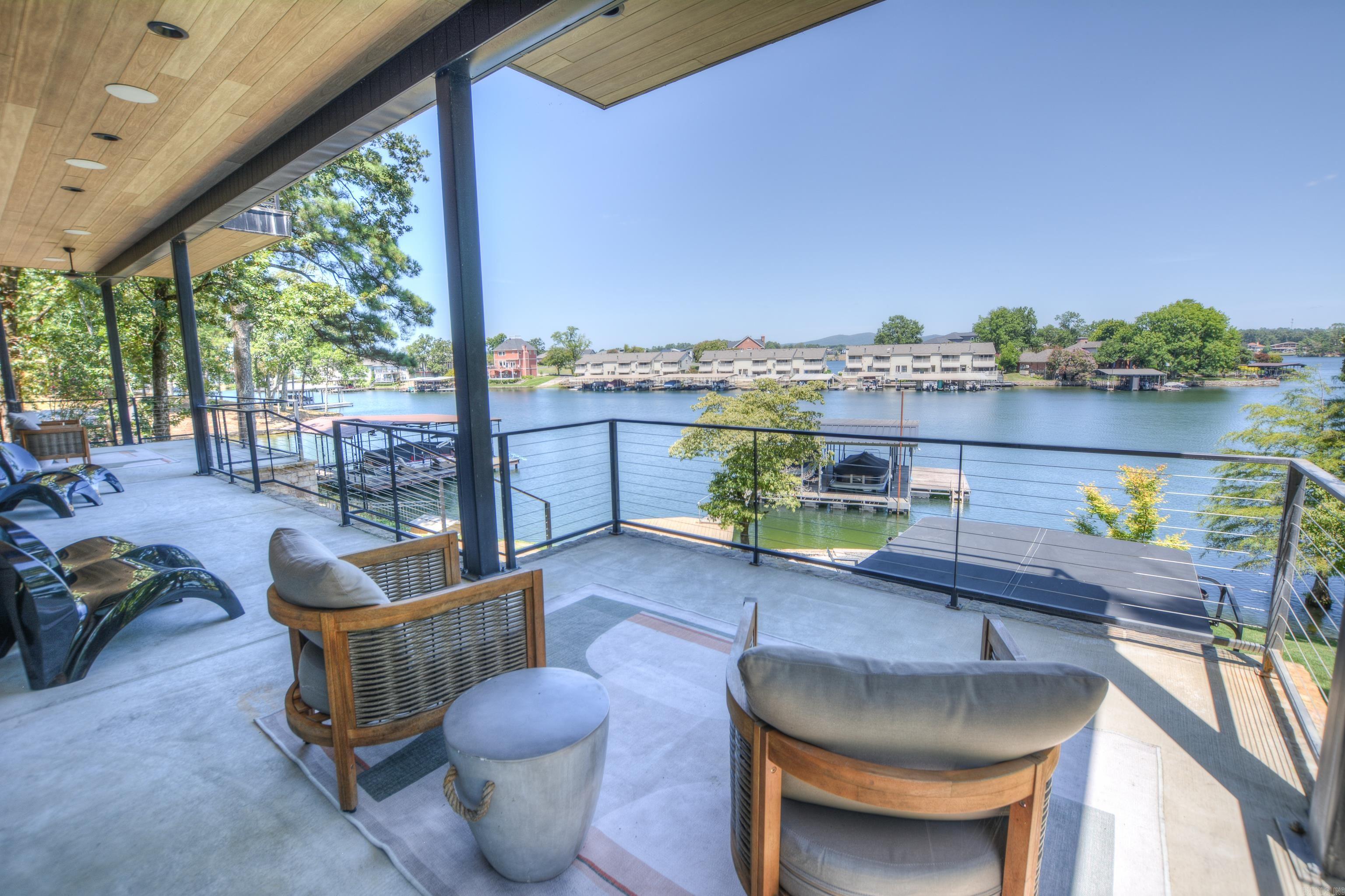 Lake Hamilton Architectural Masterpiece