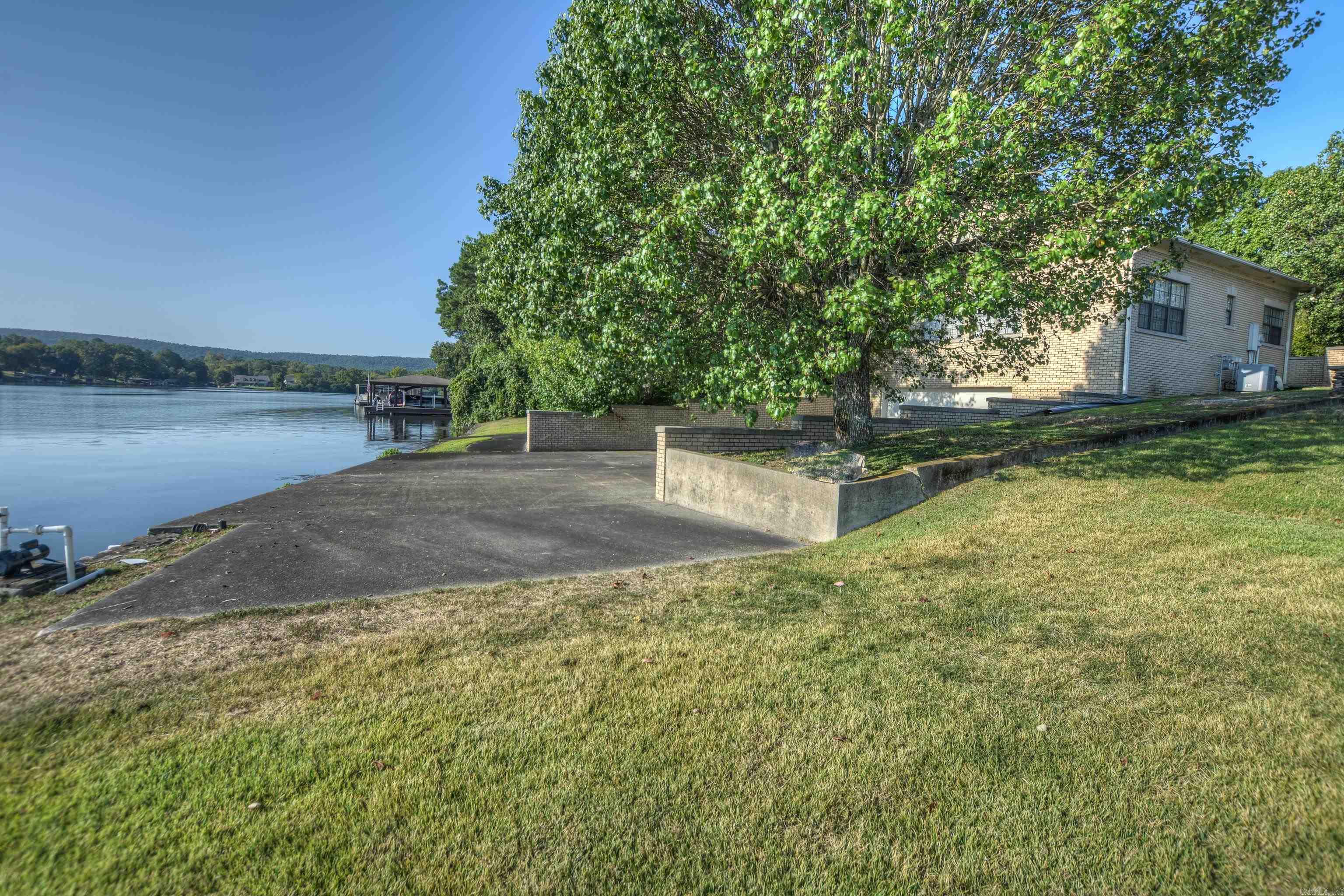 Gated Lakesouth Estates Waterfront Lot