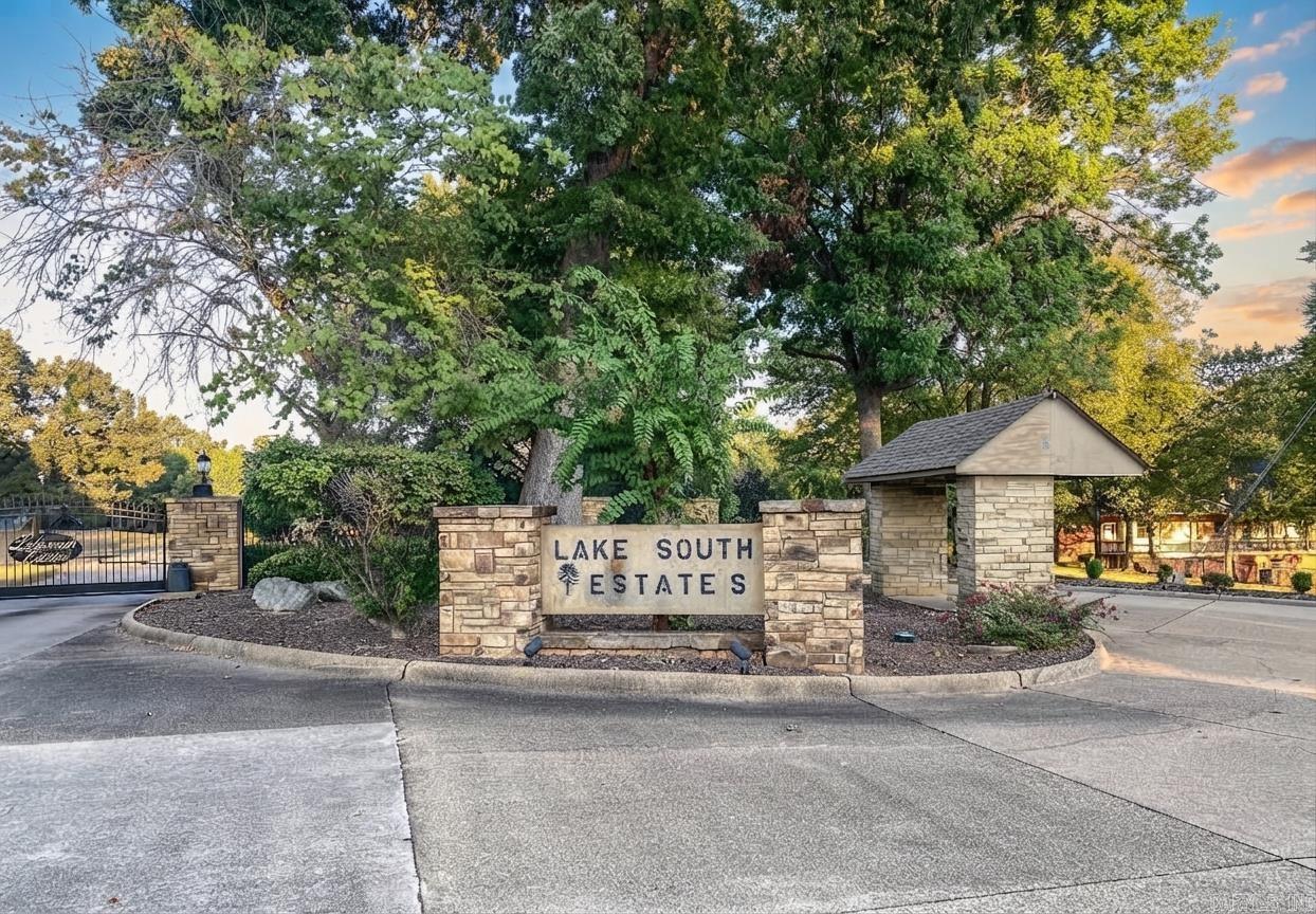 Gated Lakesouth Estates Waterfront Lot