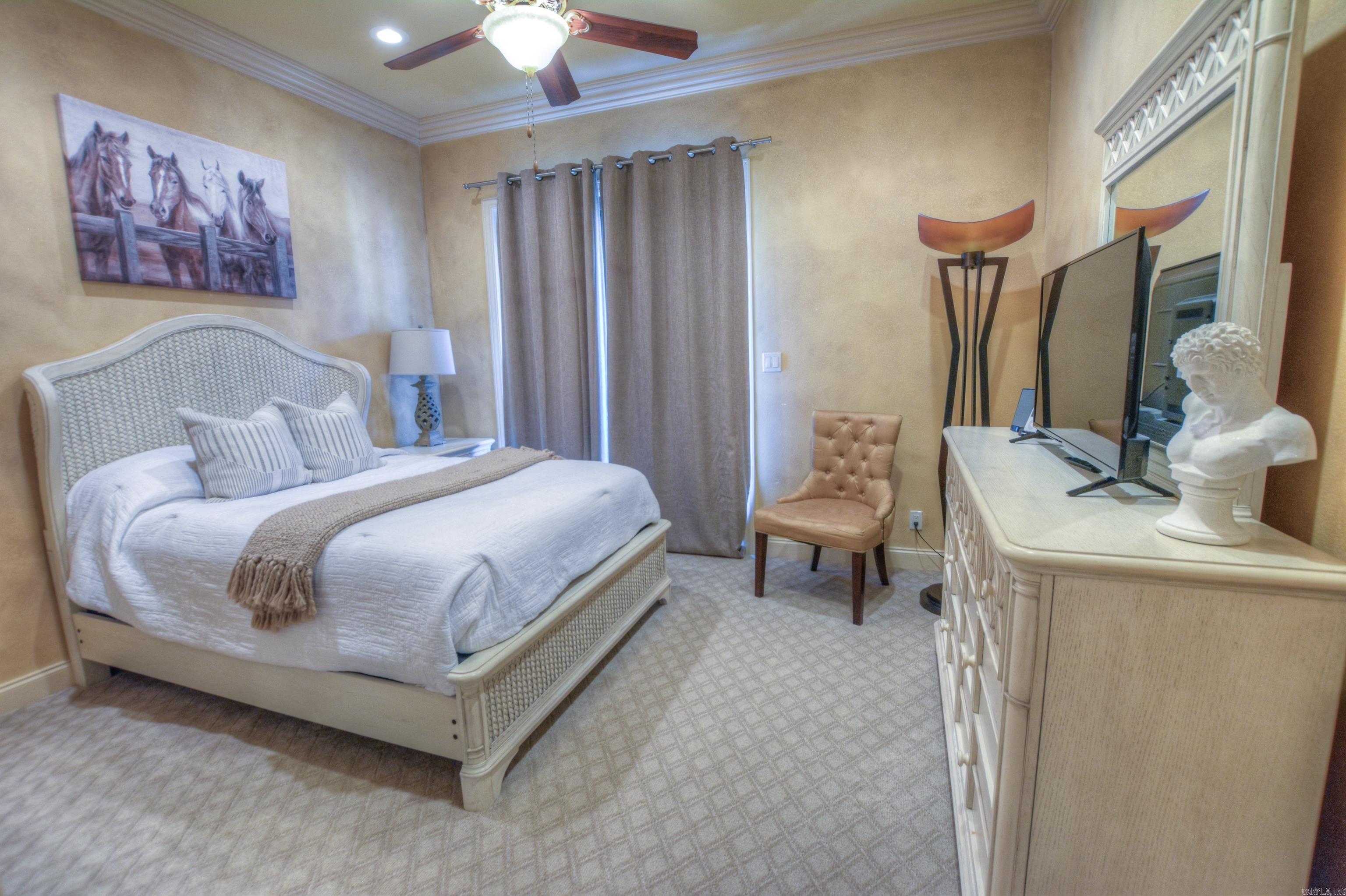 Lake Hamilton Entertainer's Dream