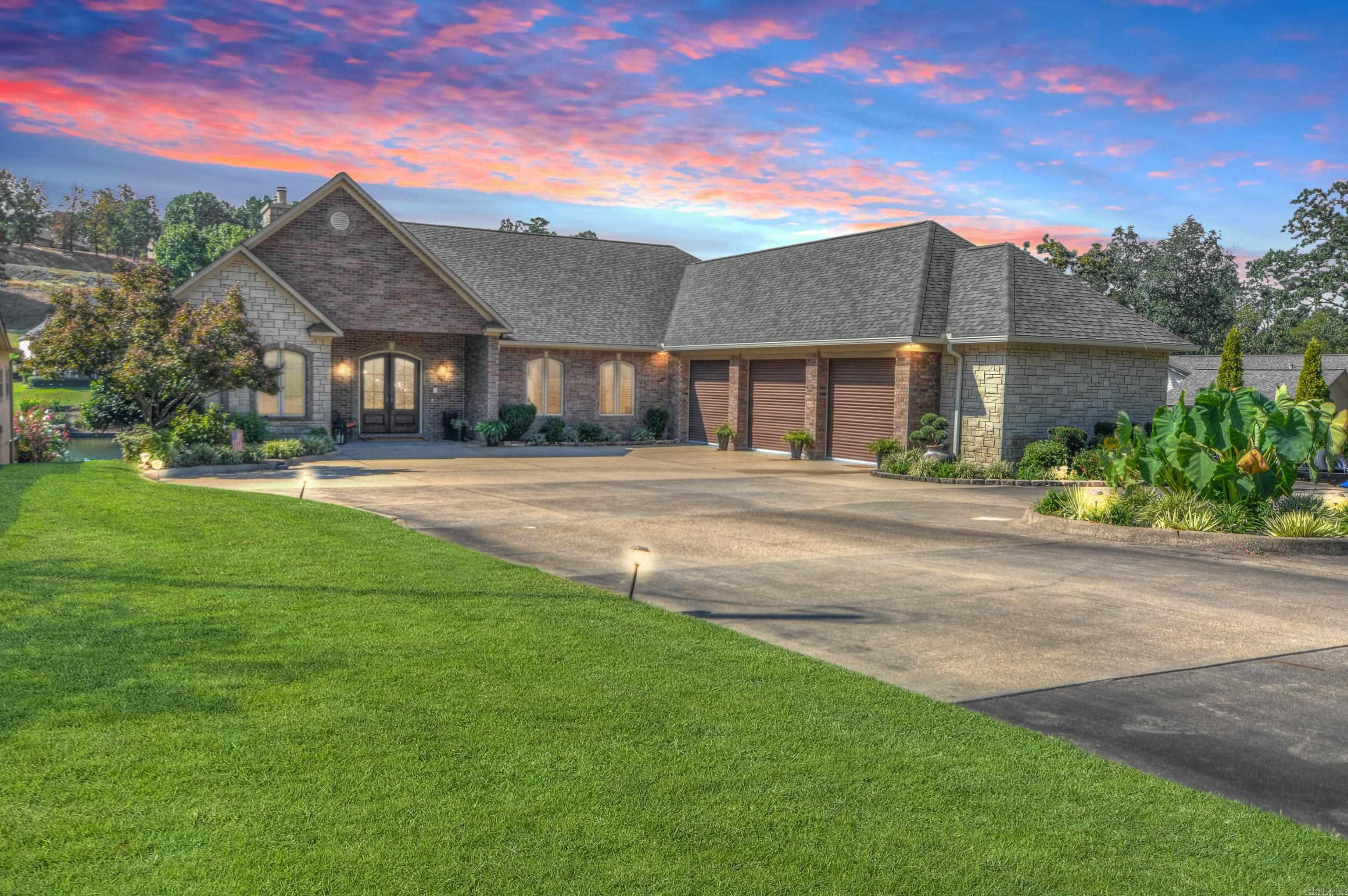 Lake Hamilton Entertainer's Dream