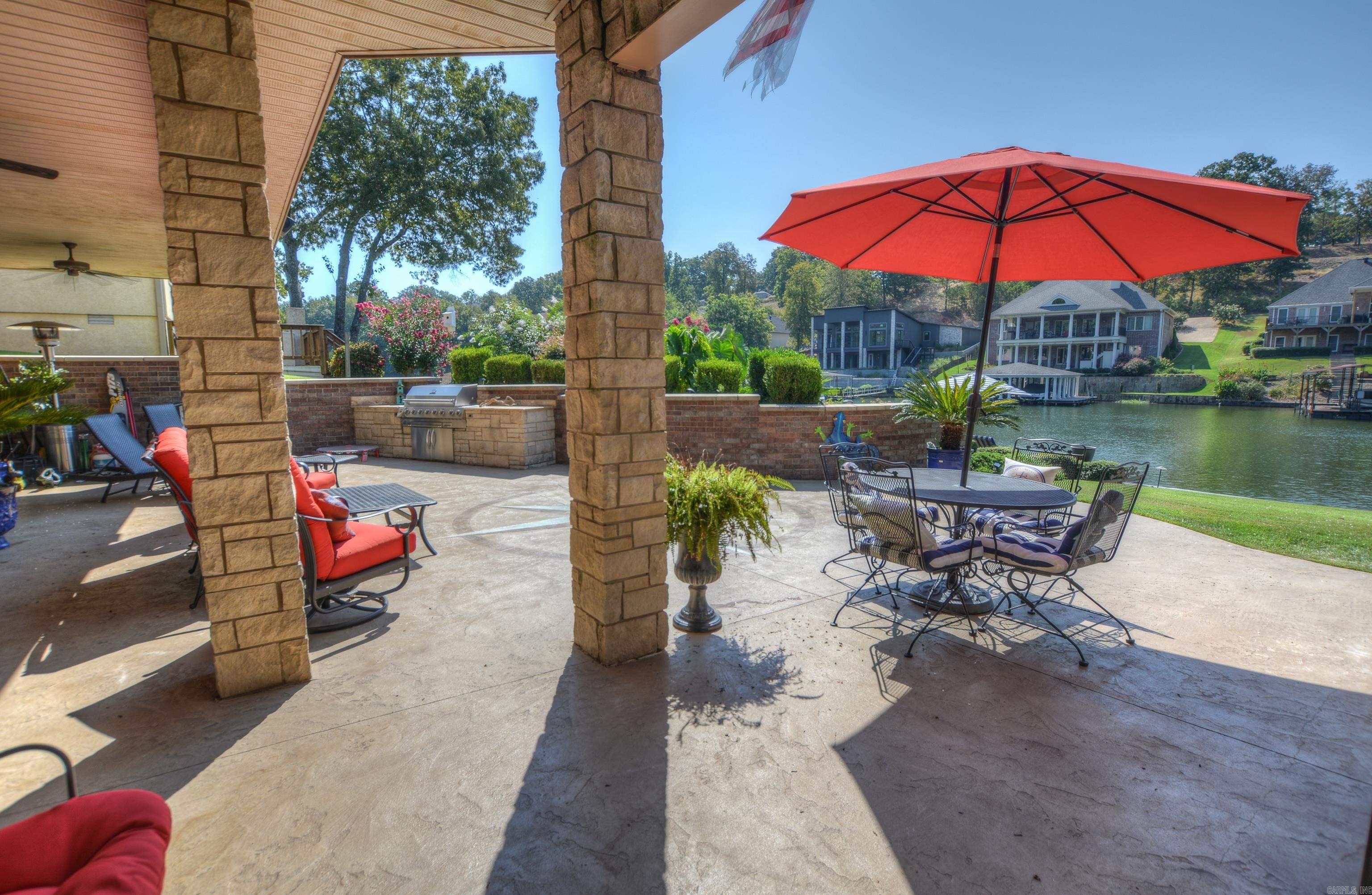 Lake Hamilton Entertainer's Dream