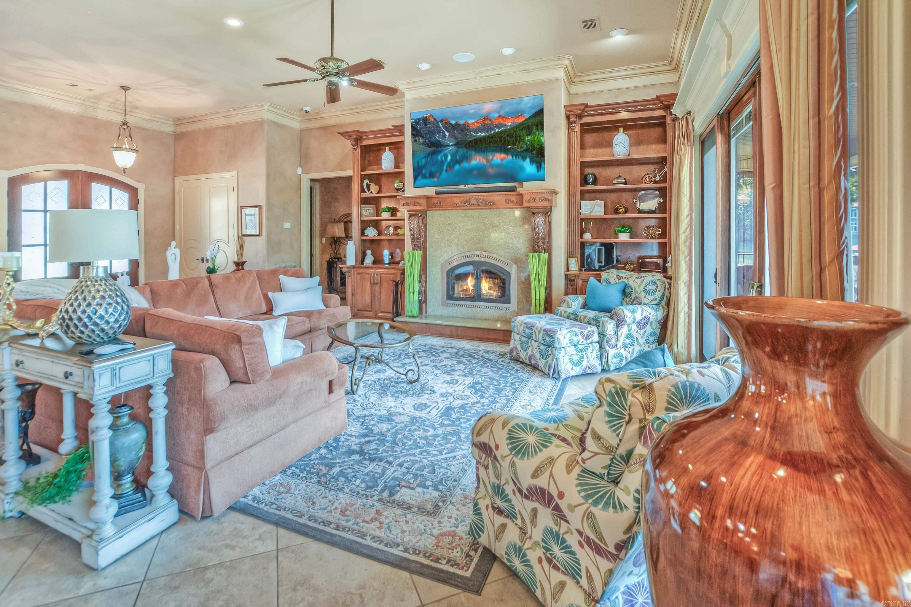 Lake Hamilton Entertainer's Dream