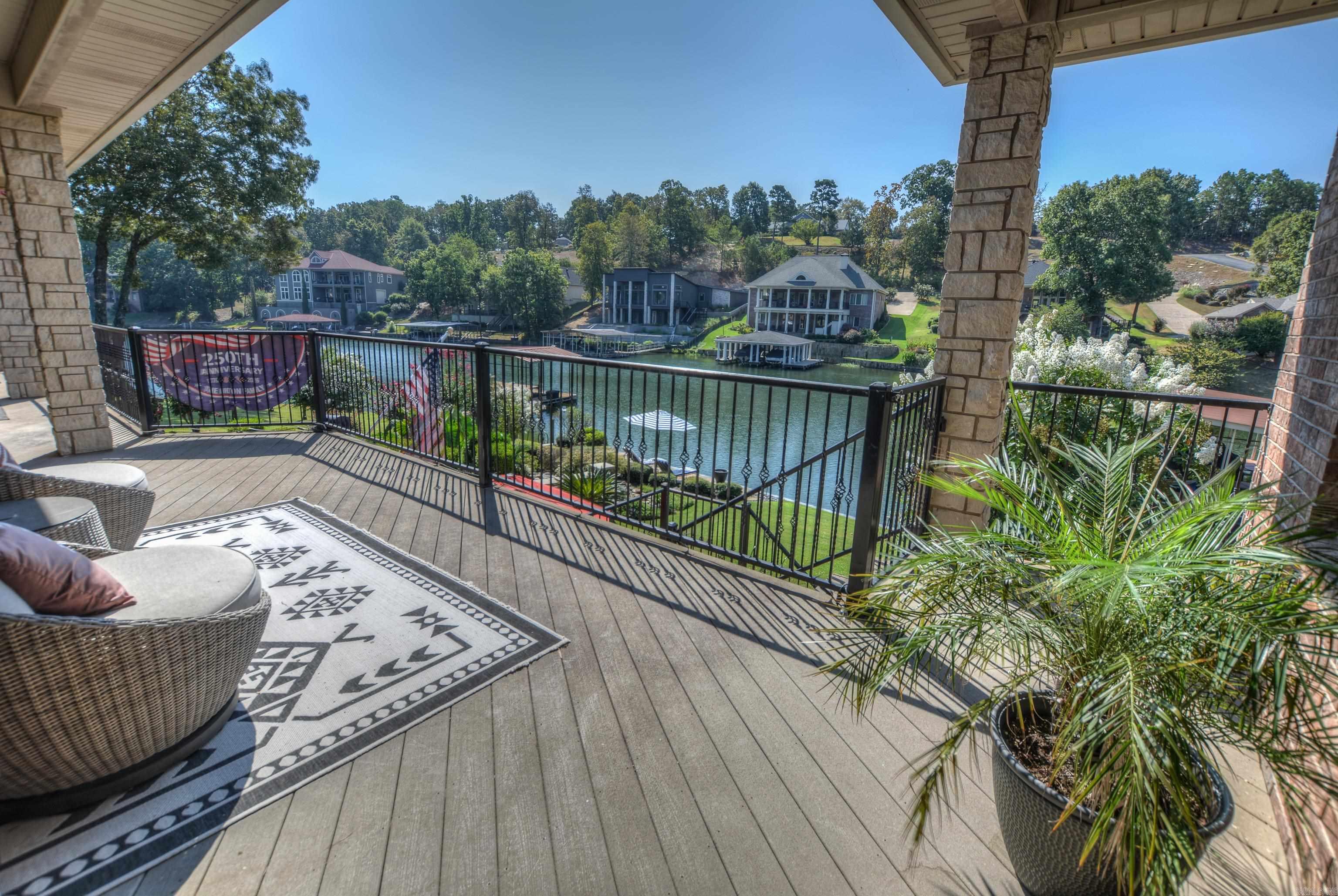 Lake Hamilton Entertainer's Dream