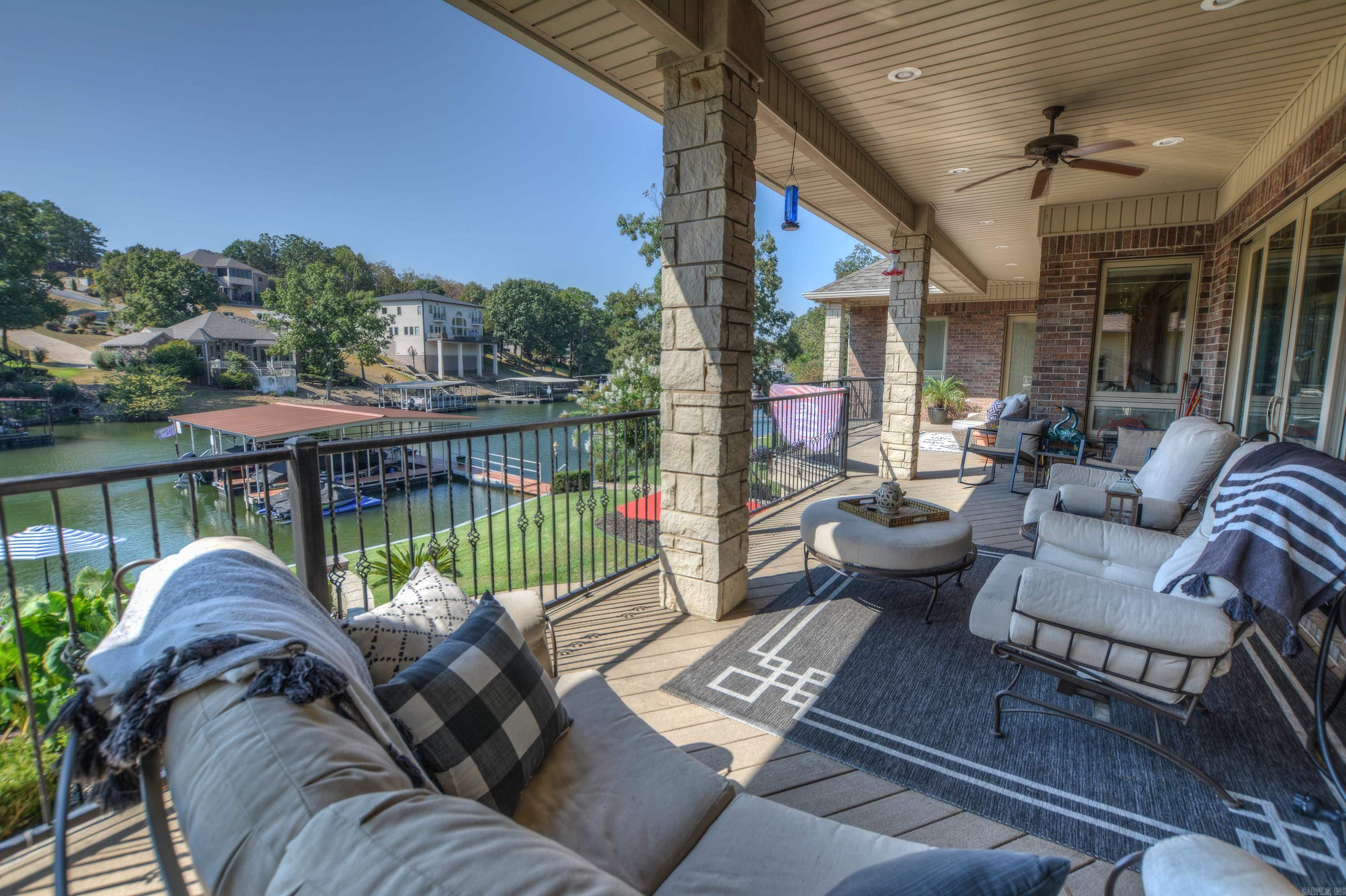 Lake Hamilton Entertainer's Dream