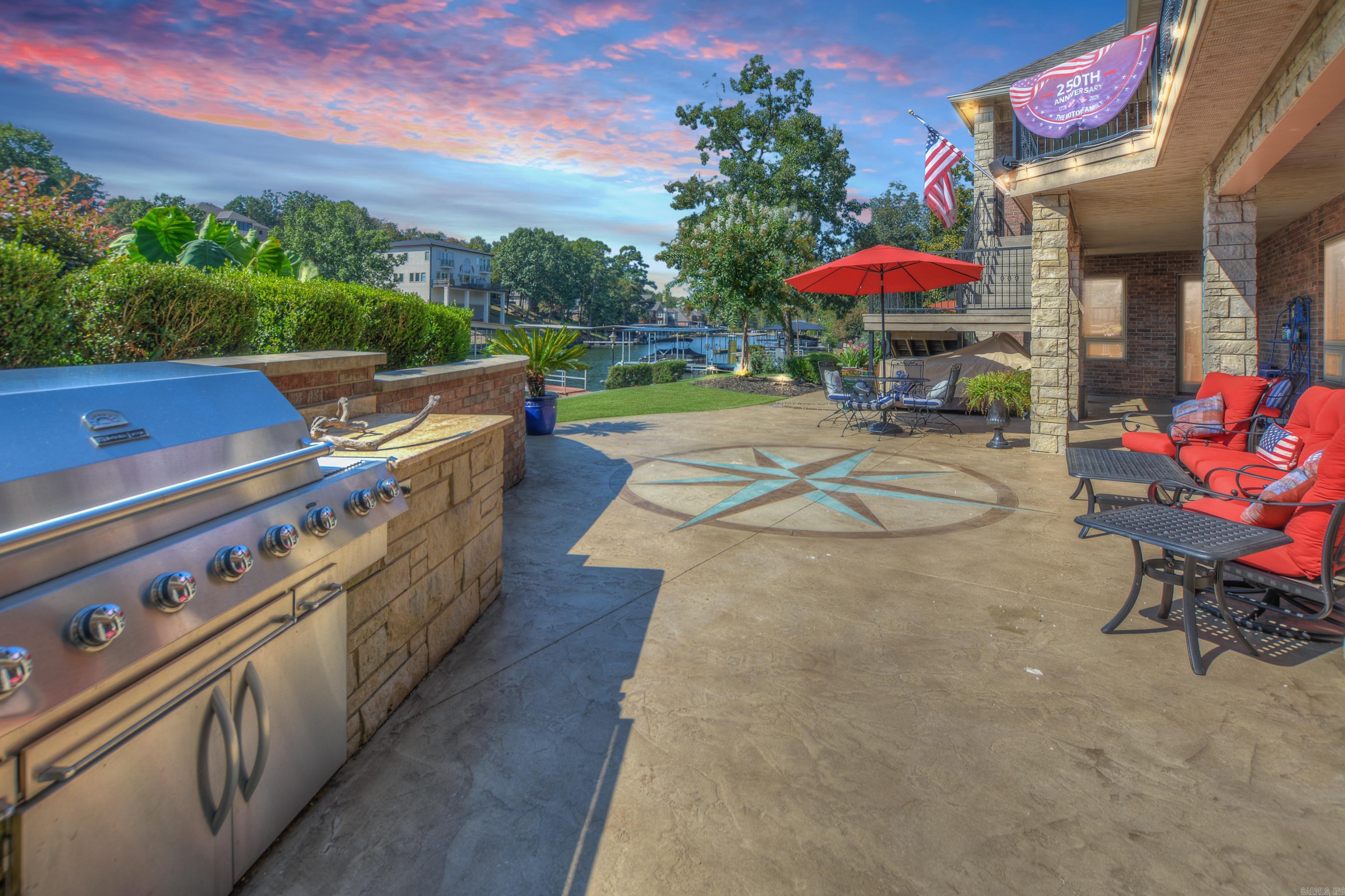 Lake Hamilton Entertainer's Dream