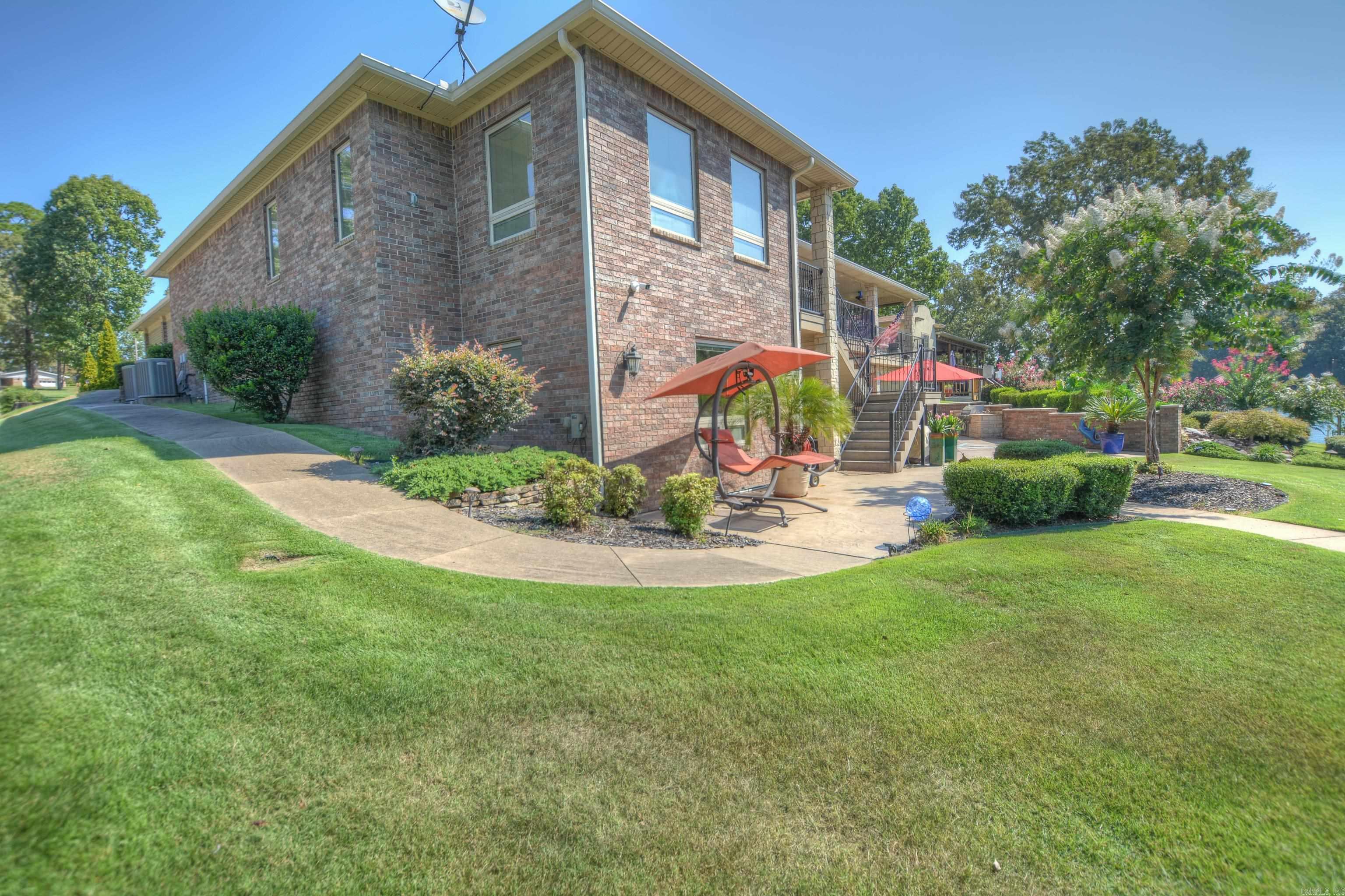Lake Hamilton Entertainer's Dream