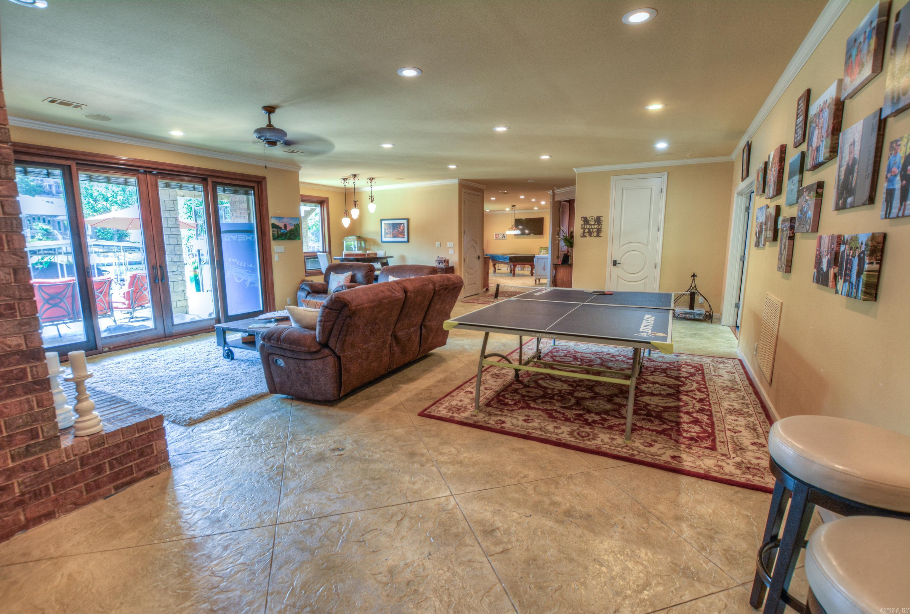 Lake Hamilton Entertainer's Dream