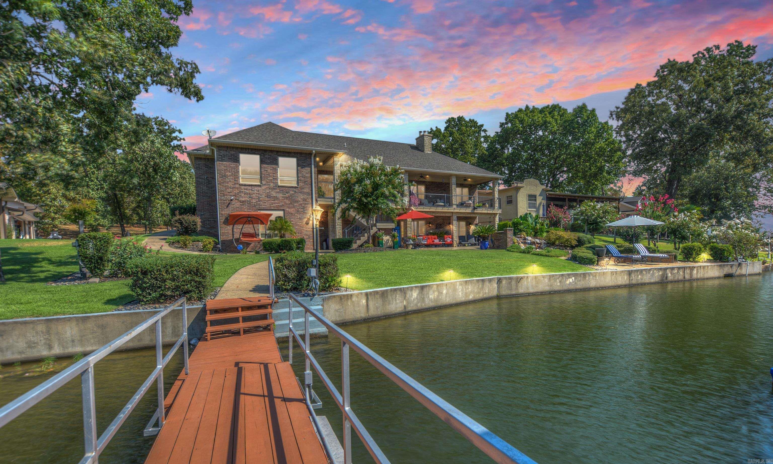 Lake Hamilton Entertainer's Dream