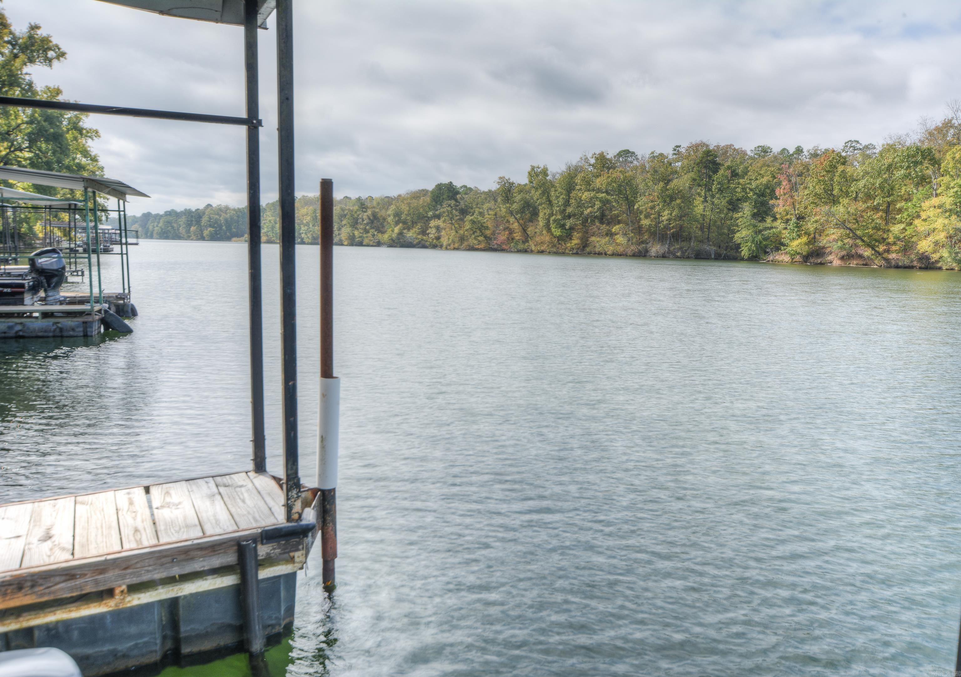 Rare & Affordable Lake Hamilton Waterfront Retreat!