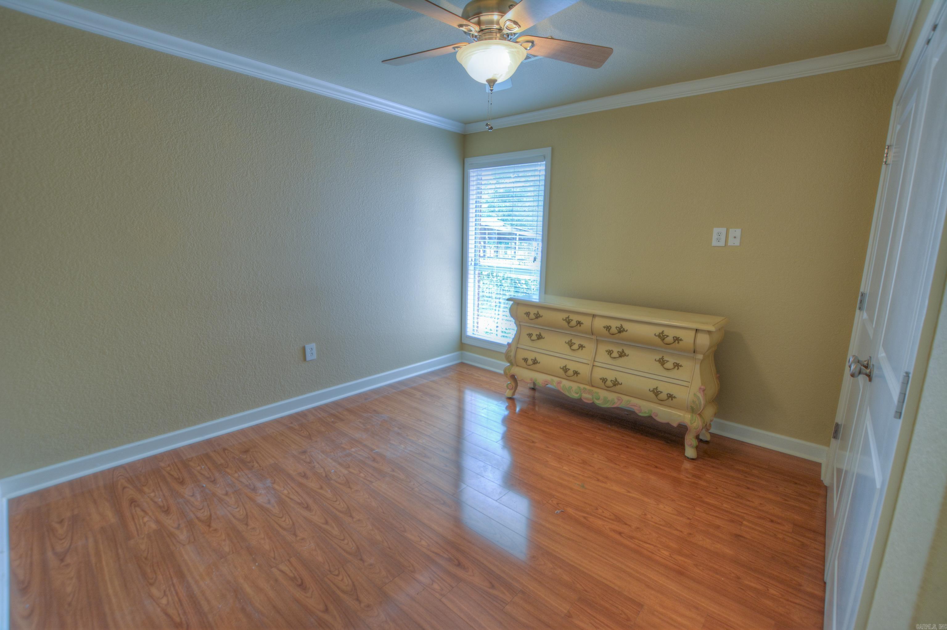 Rare & Affordable Lake Hamilton Waterfront Retreat!