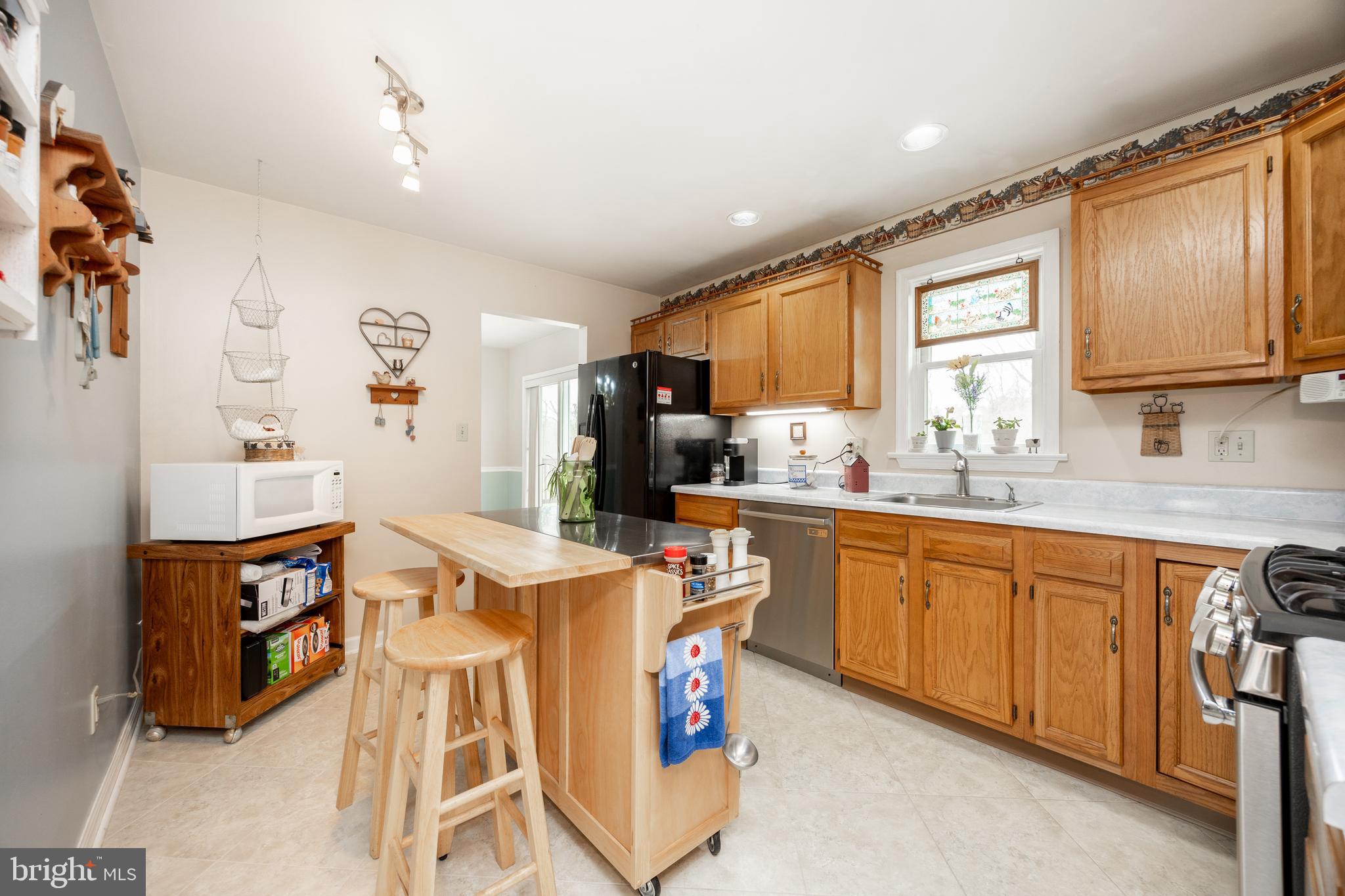 28 LOBACHSVILLE ROAD