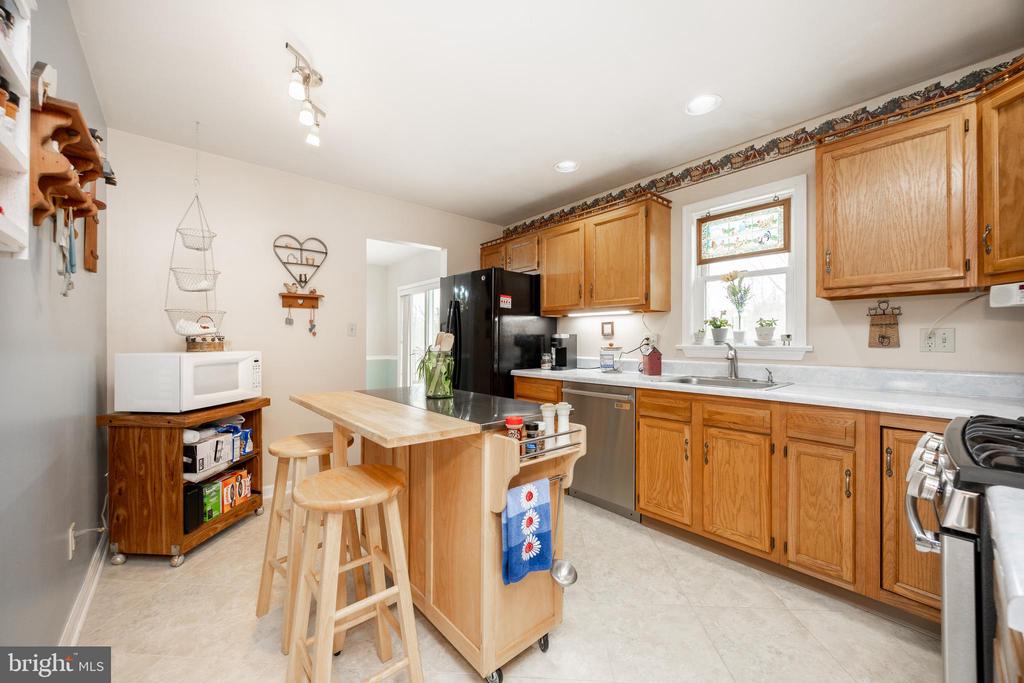28 LOBACHSVILLE ROAD