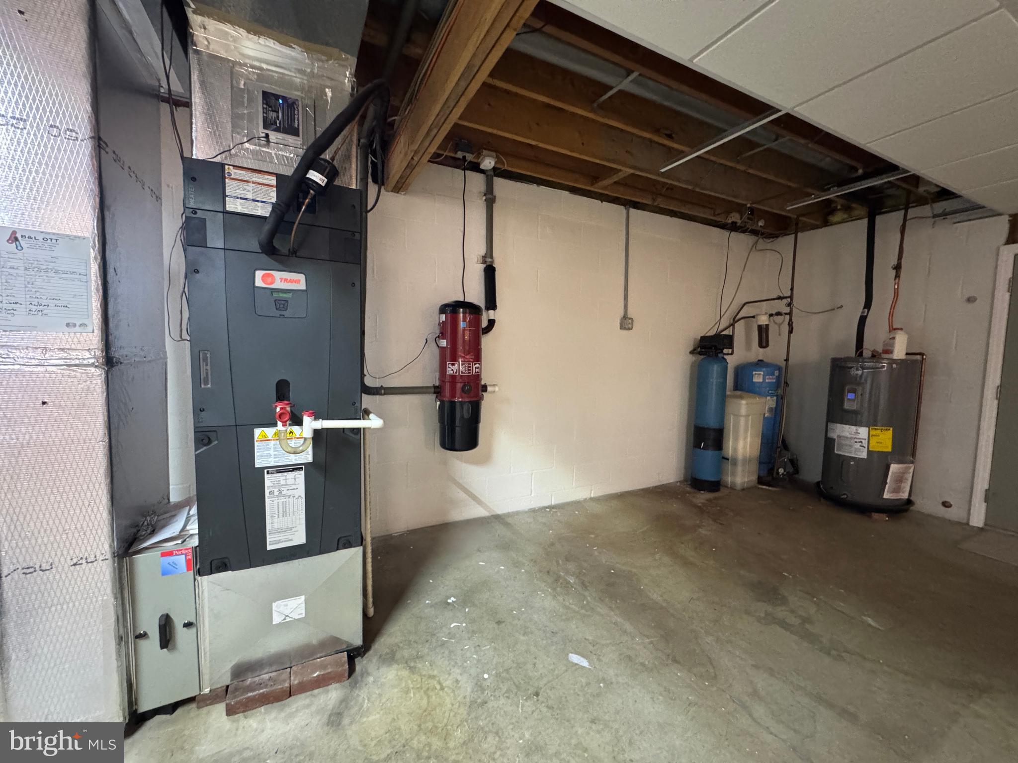 28 LOBACHSVILLE ROAD