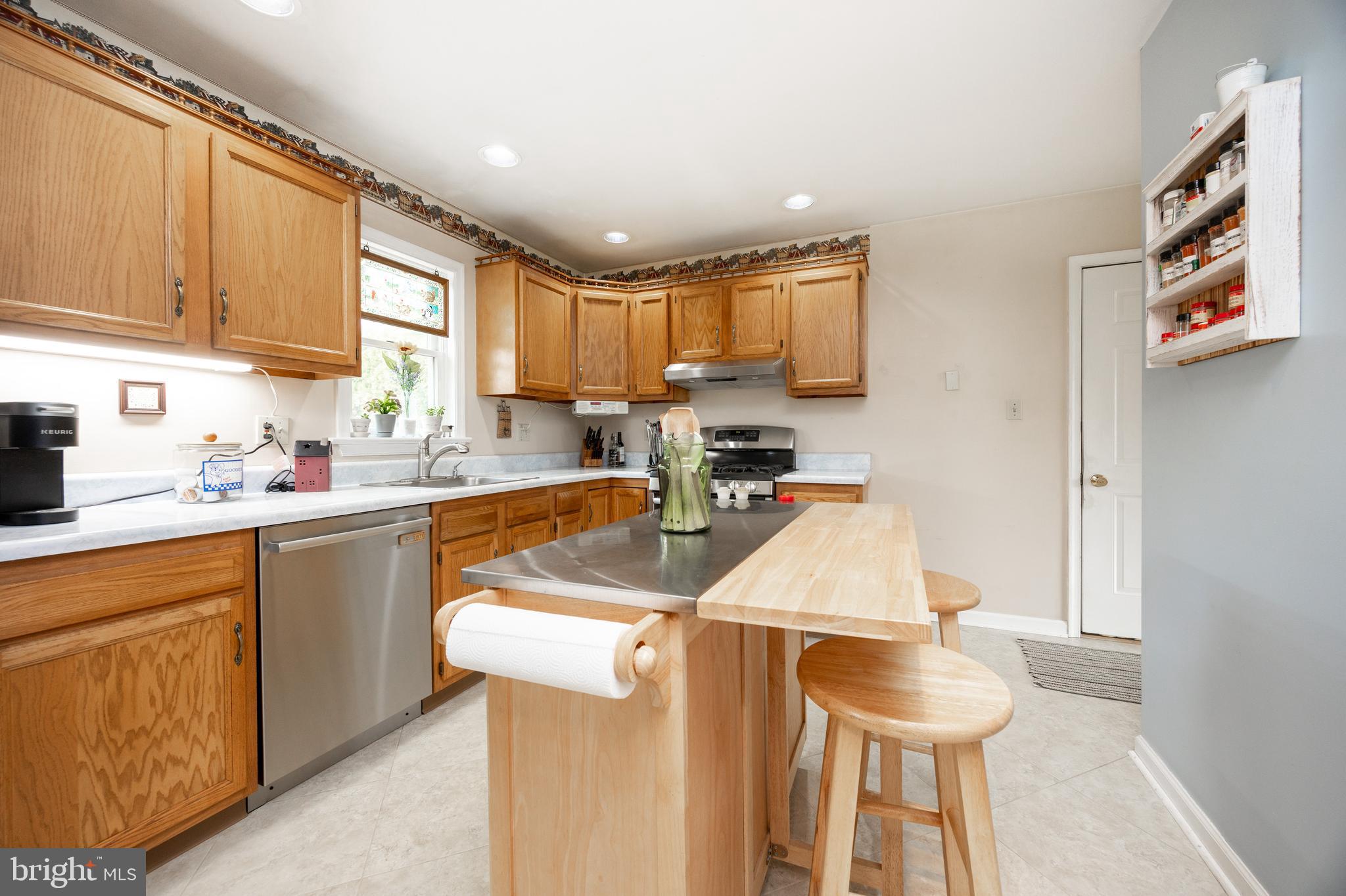 28 LOBACHSVILLE ROAD