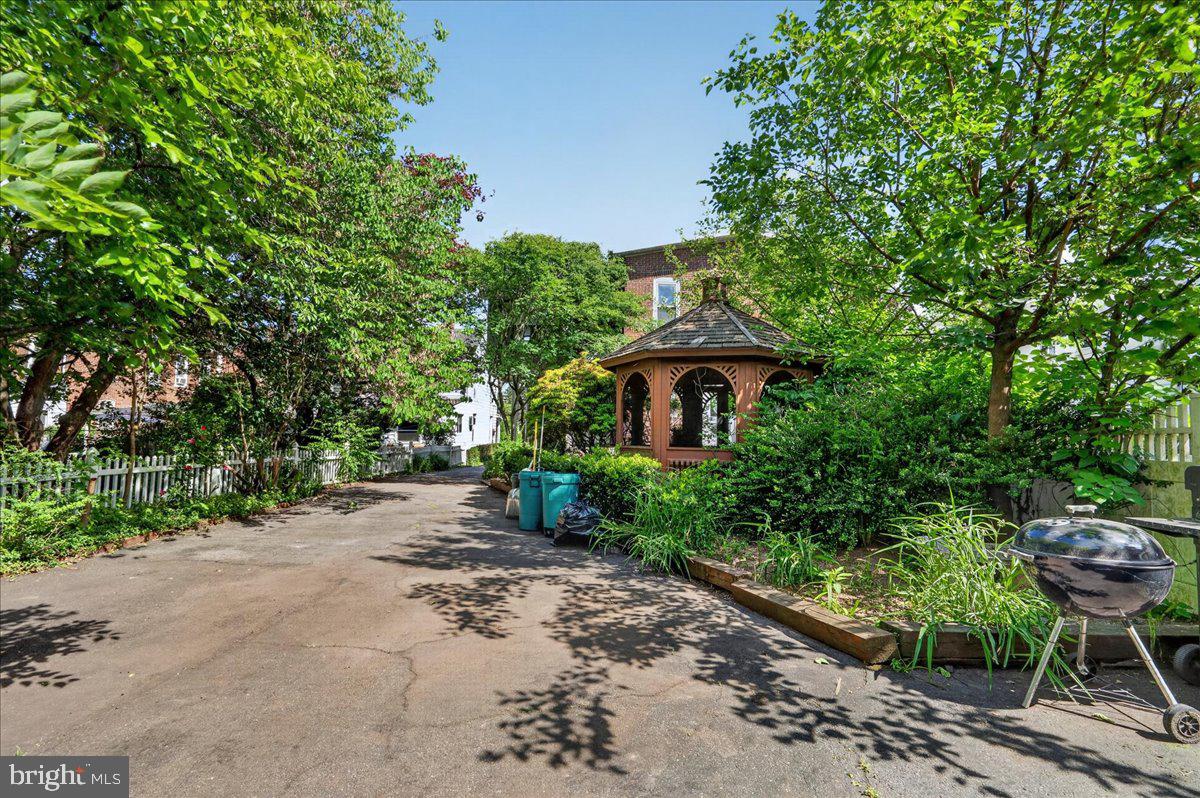 545 WALNUT STREET