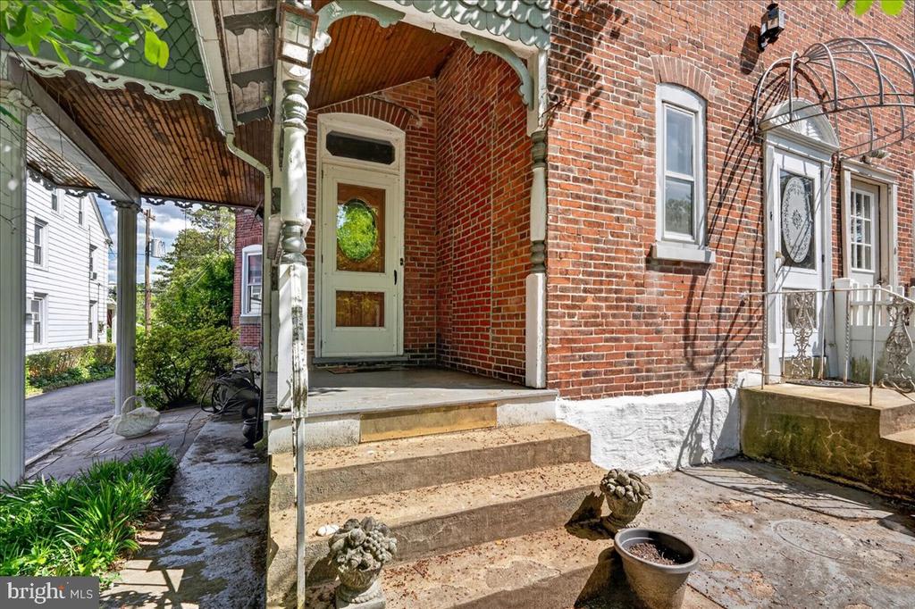 545 WALNUT STREET