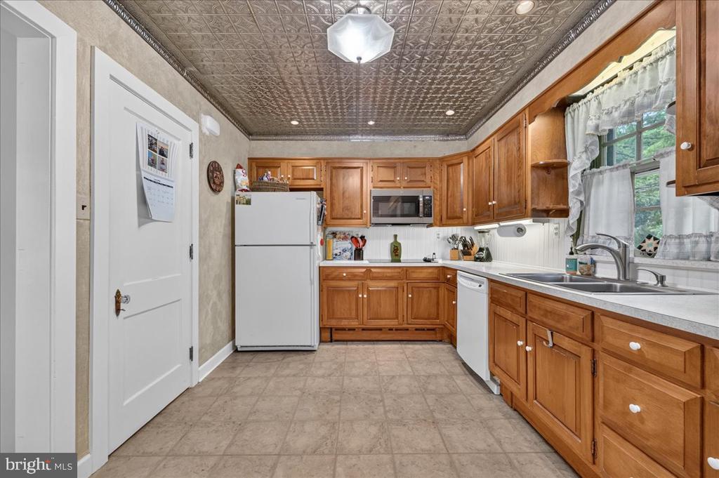 200 QUAKERTOWN AVENUE