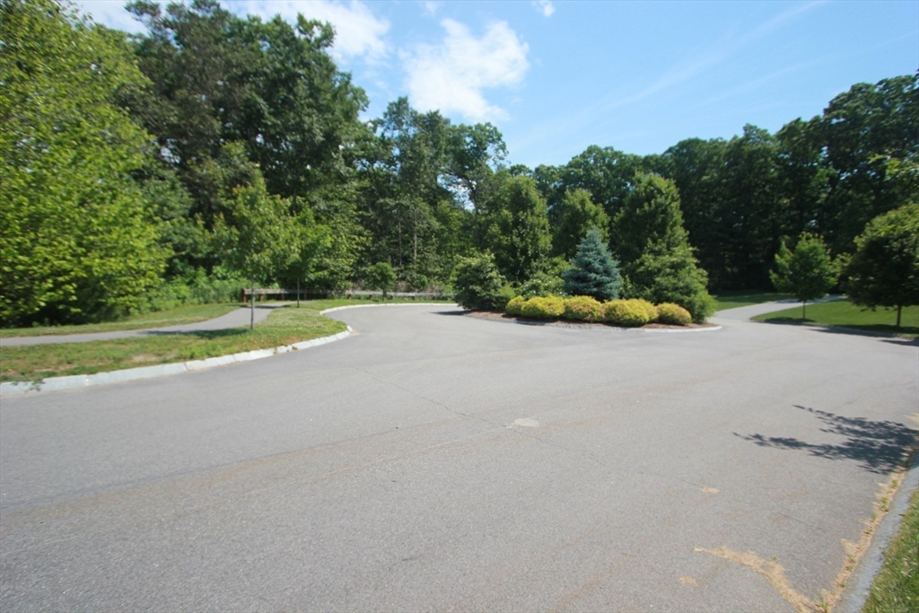 8 Bristol Pond Dr