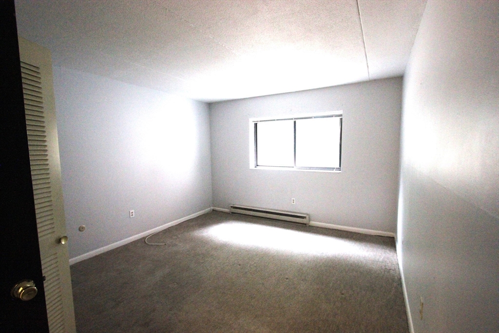 49 Windsor Dr # 102