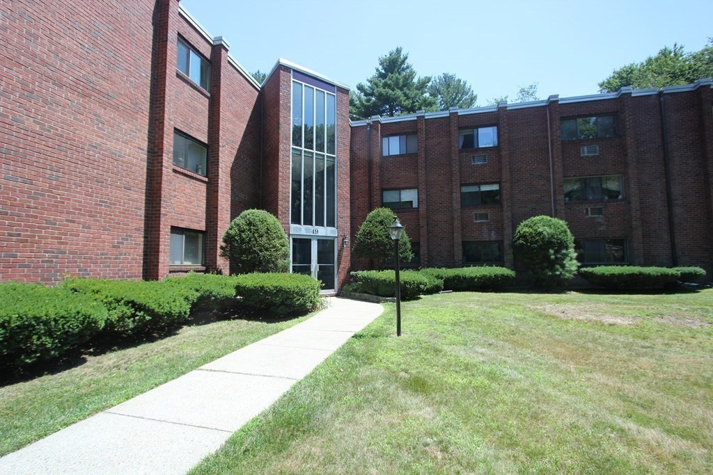 49 Windsor Dr # 102
