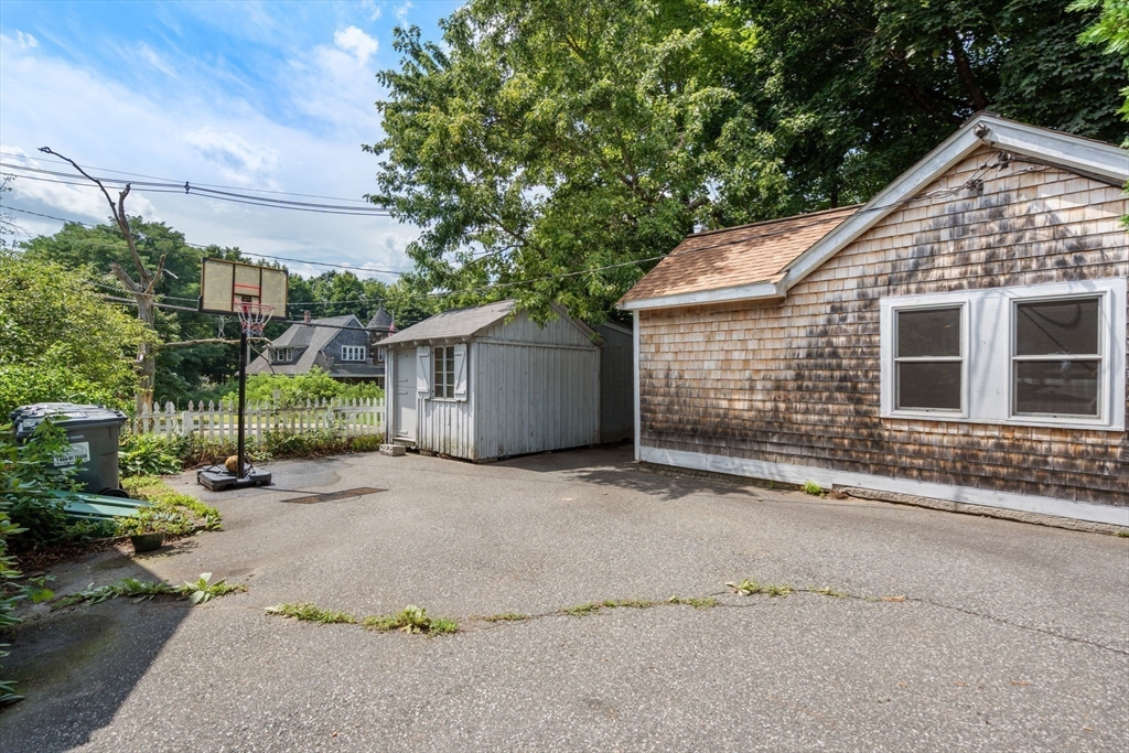 16 Lavender St