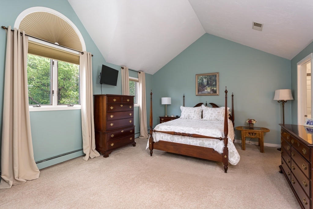 10 Birchtree Cir # 10