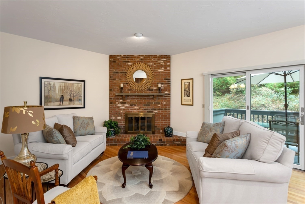 10 Birchtree Cir # 10