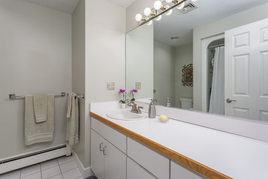10 Birchtree Cir # 10