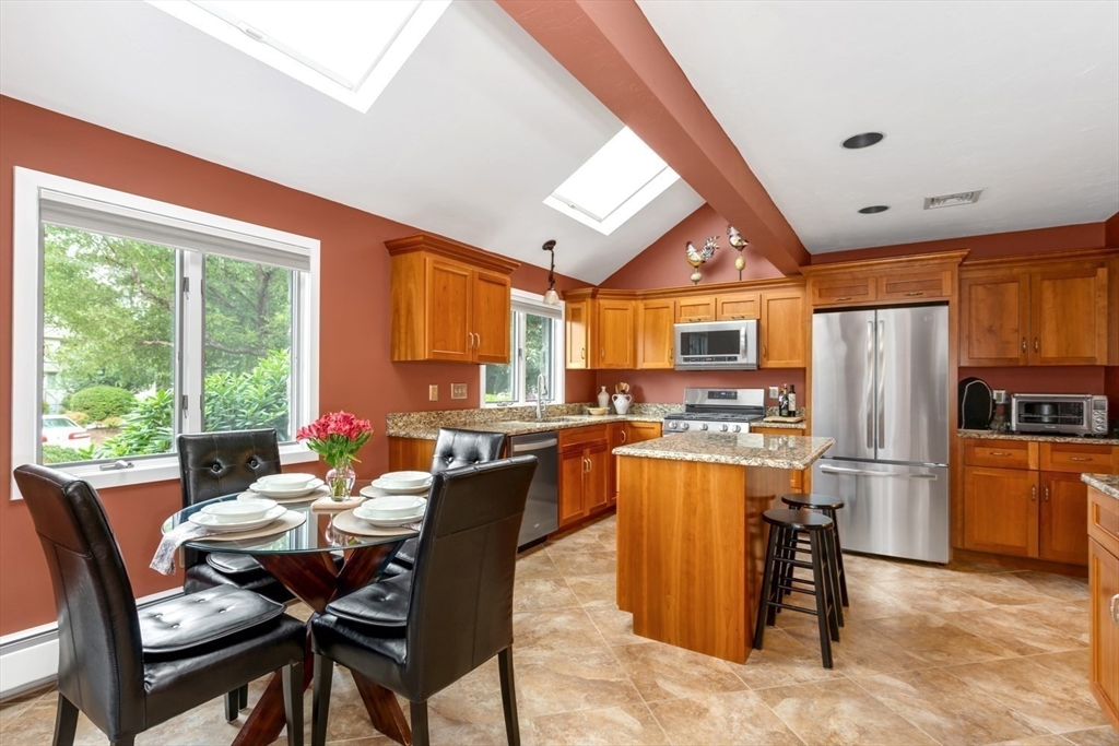 10 Birchtree Cir # 10