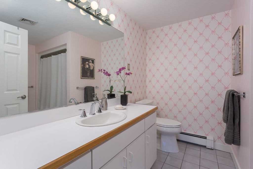 10 Birchtree Cir # 10