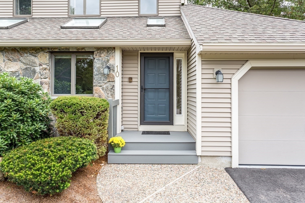 10 Birchtree Cir # 10