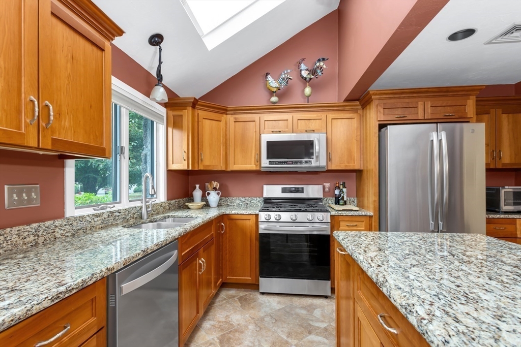 10 Birchtree Cir # 10