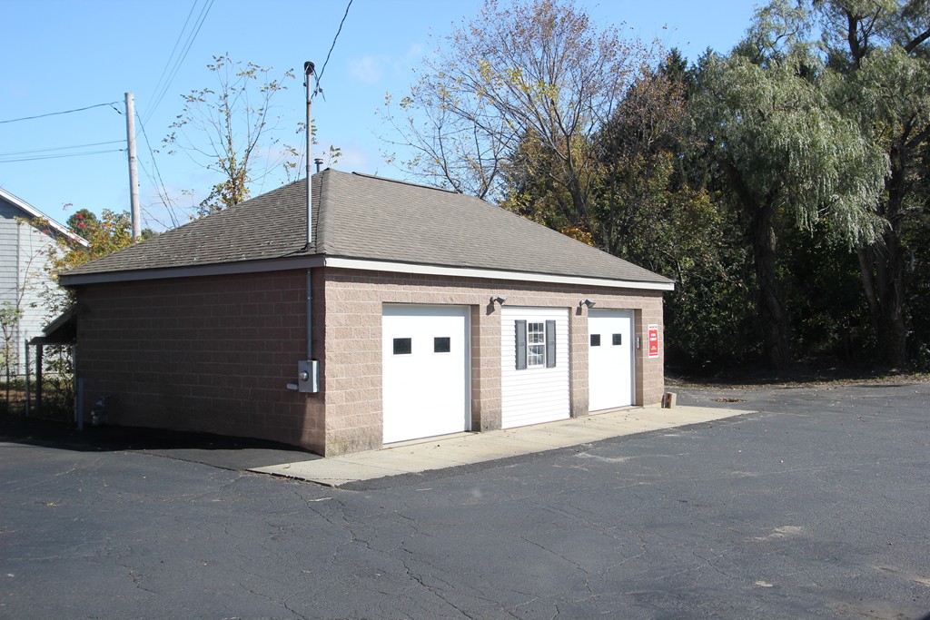 326 Union St Unit: Garage