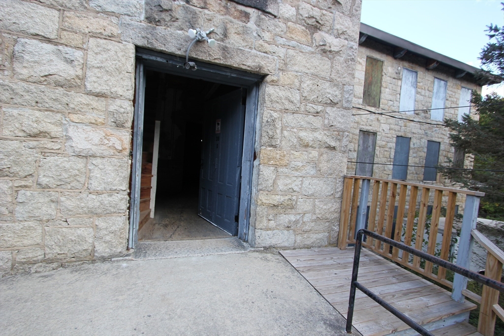 38 Maple St